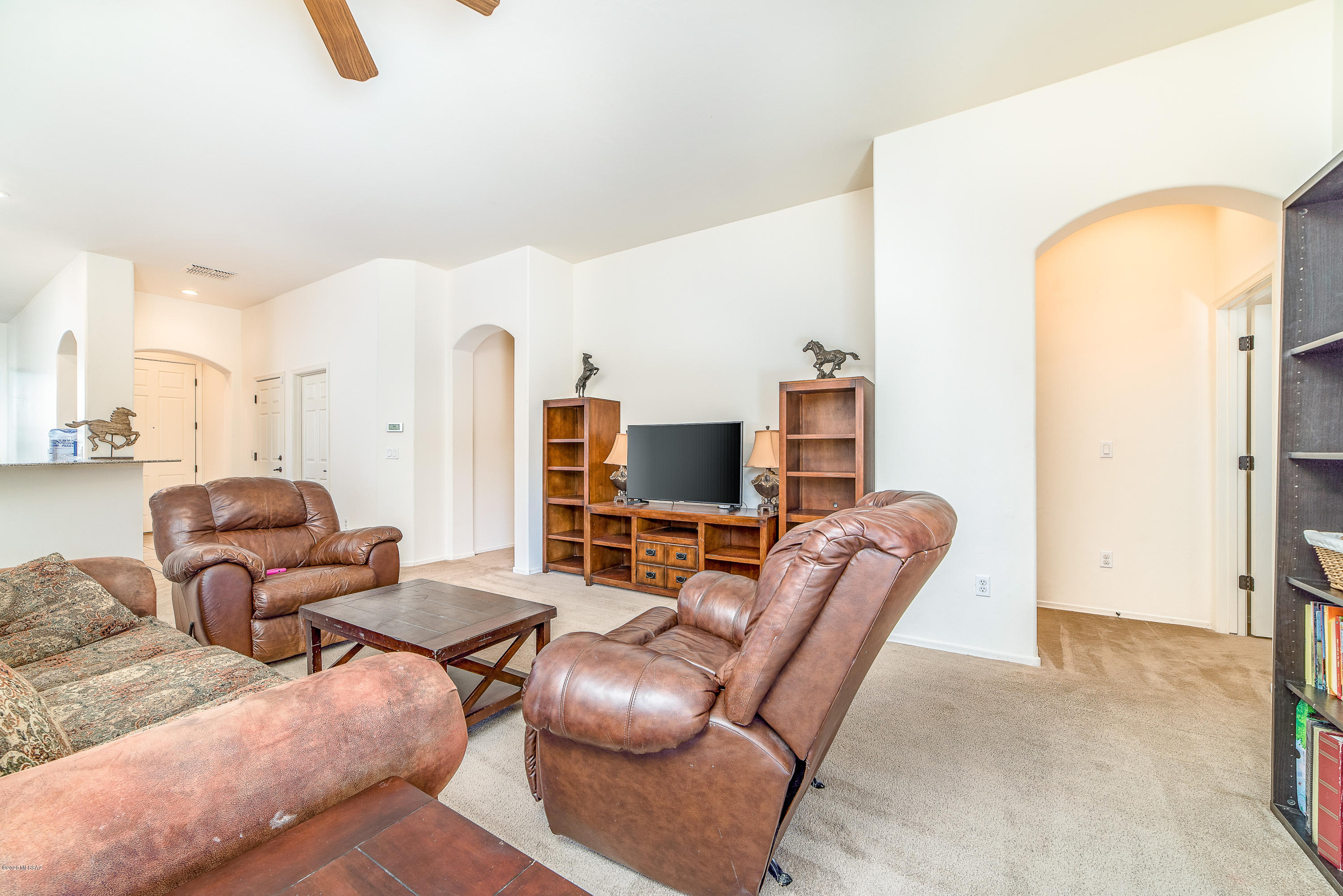 Rancho Vistoso NGHB 10 PCLS S,U & V - Residential