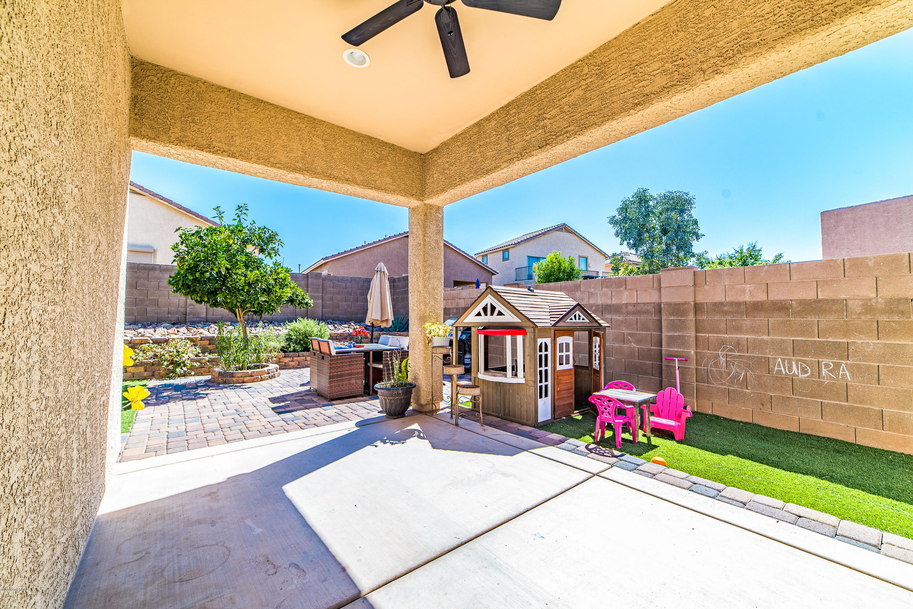 Rancho Vistoso NGHB 10 PCLS S,U & V - Residential
