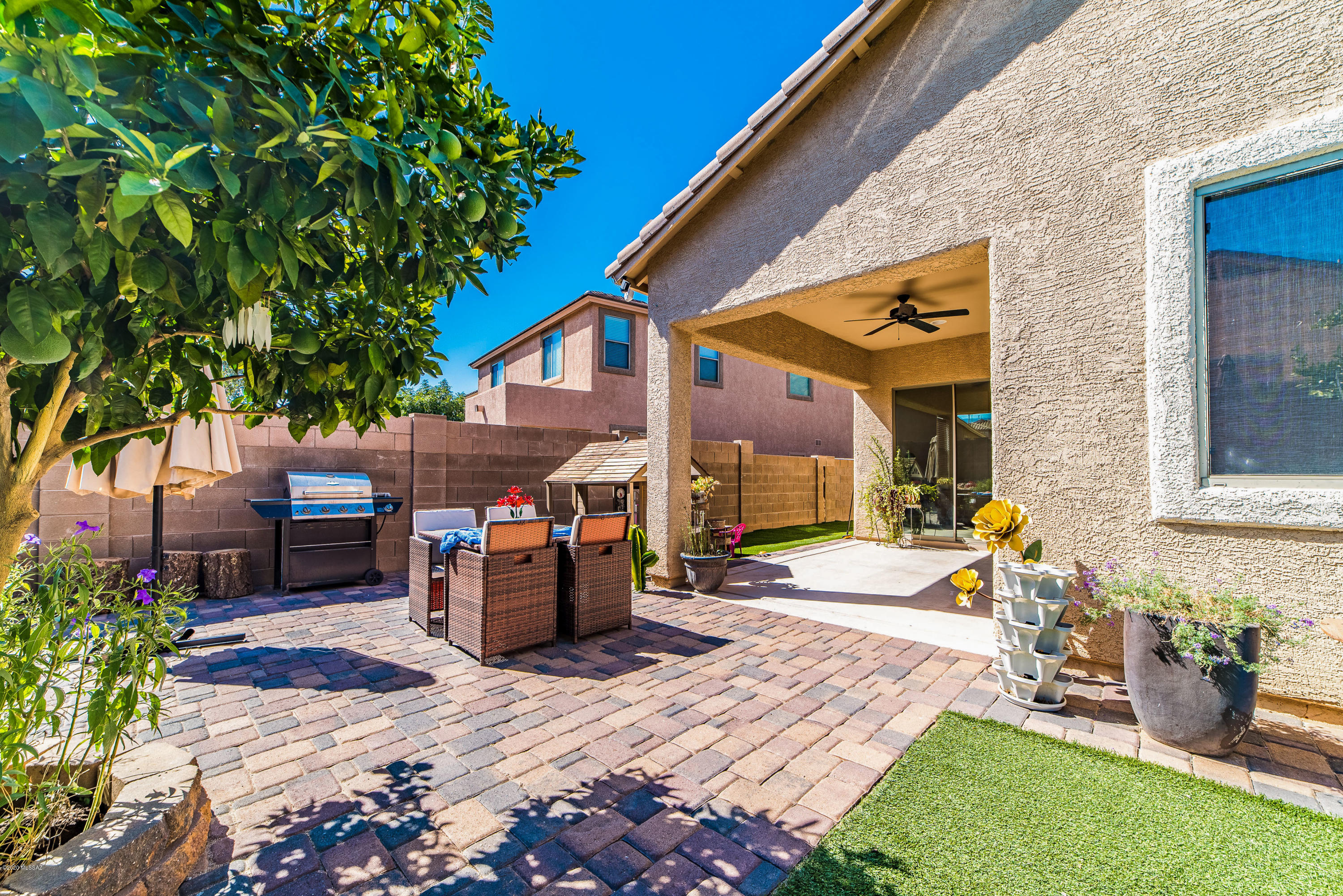 Rancho Vistoso NGHB 10 PCLS S,U & V - Residential