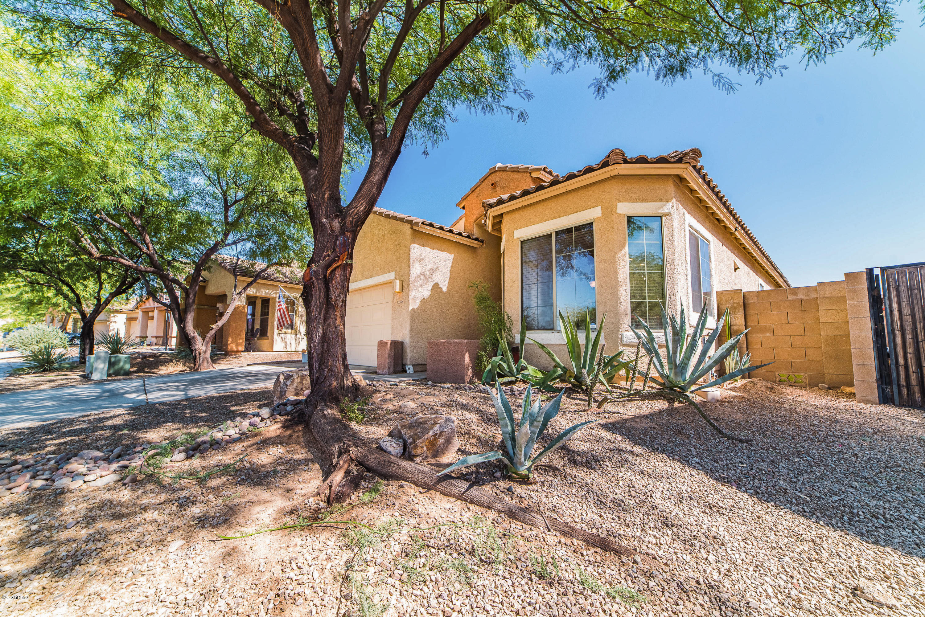 Rancho Vistoso NGHB 10 PCLS S,U & V - Residential