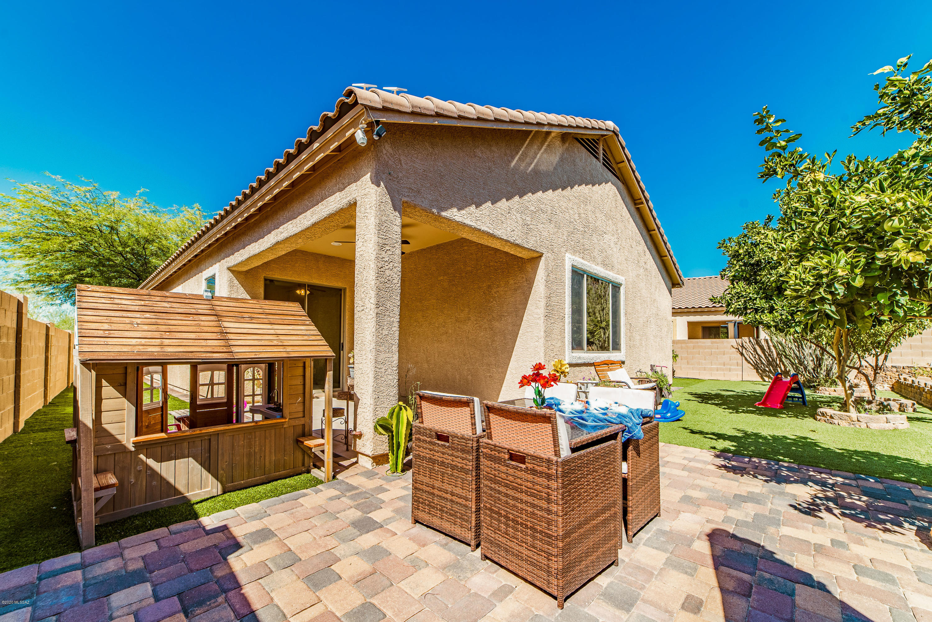 Rancho Vistoso NGHB 10 PCLS S,U & V - Residential