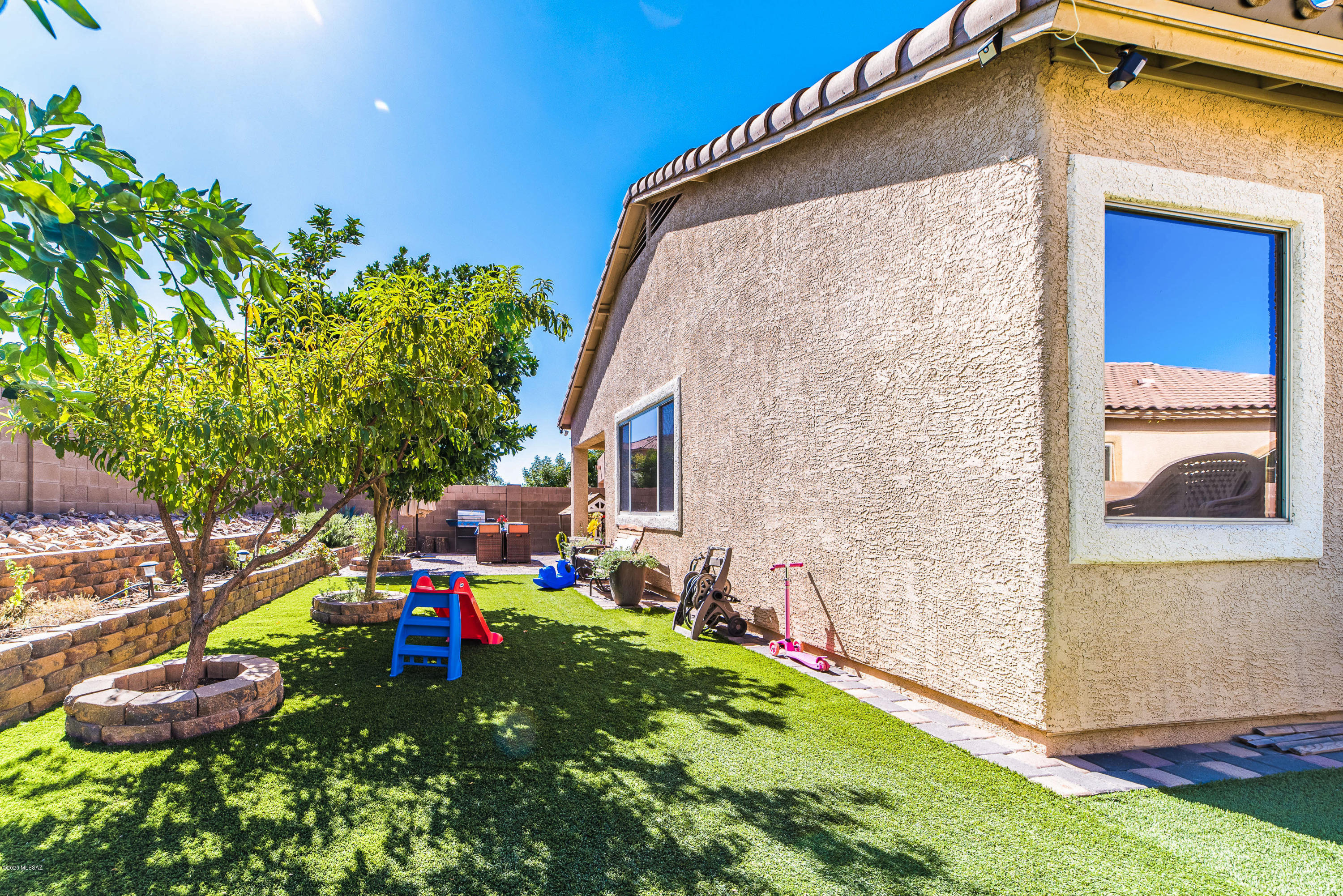 Rancho Vistoso NGHB 10 PCLS S,U & V - Residential