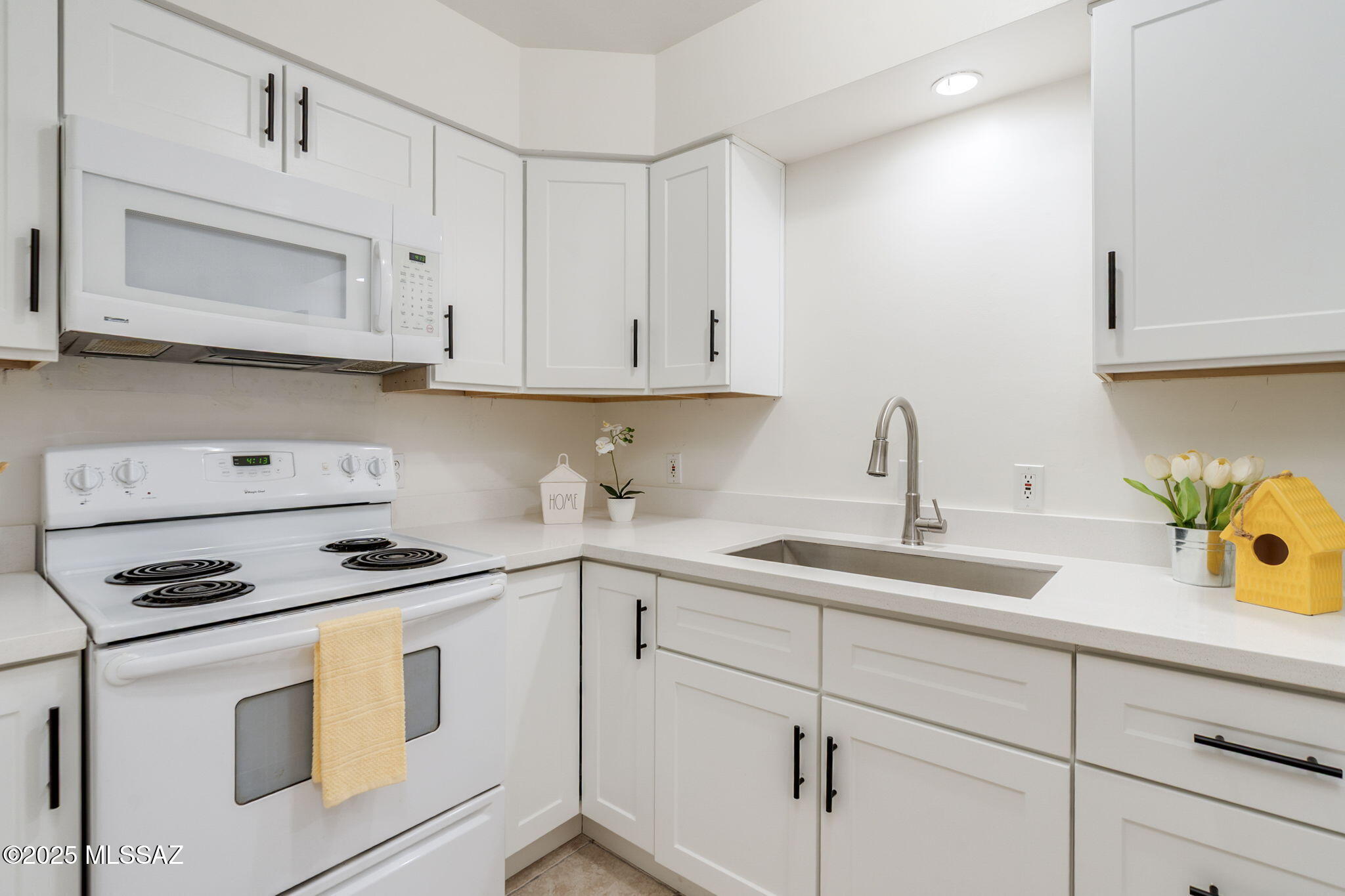 1600 N Wilmot Road 155