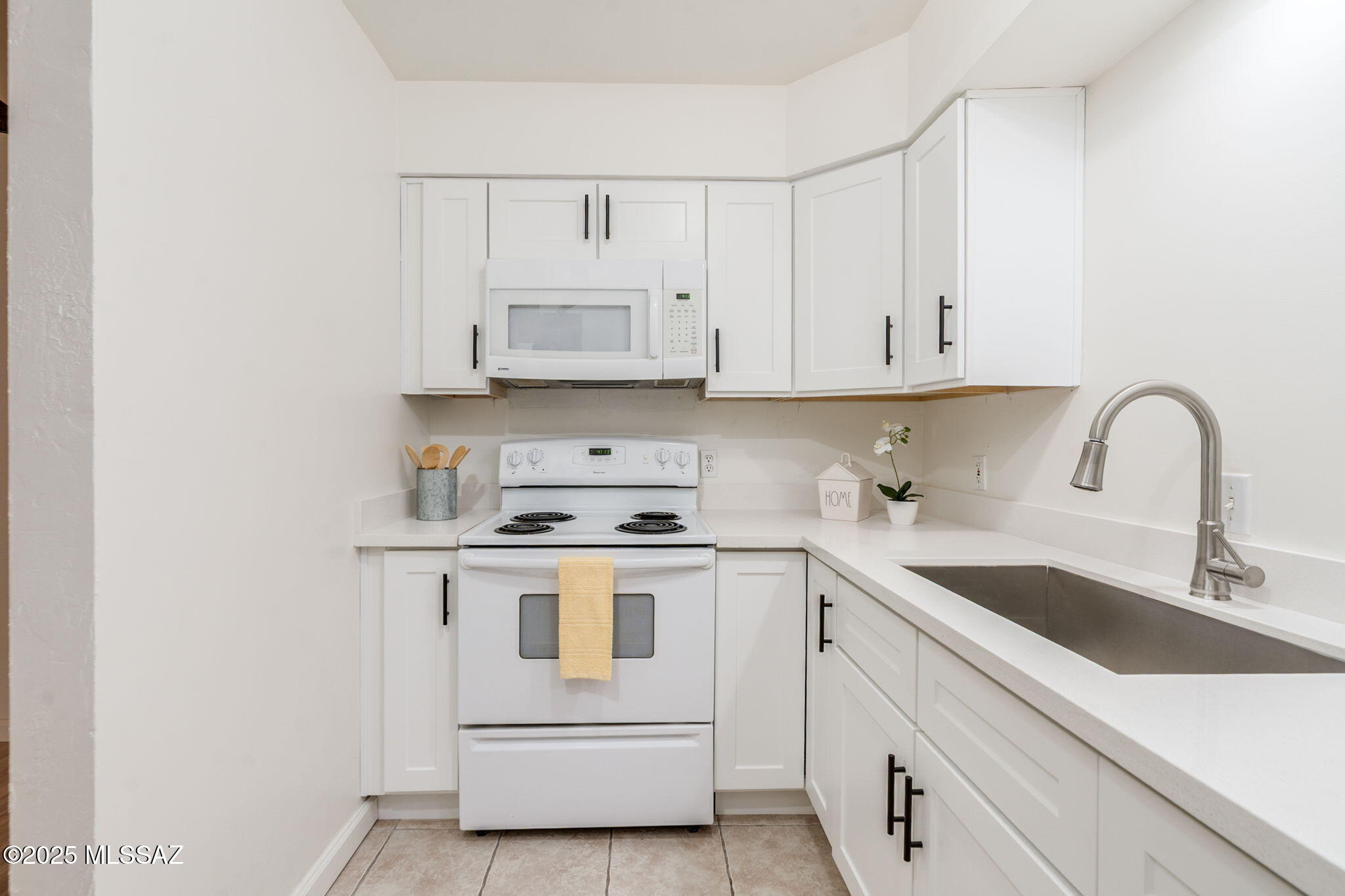1600 N Wilmot Road 155