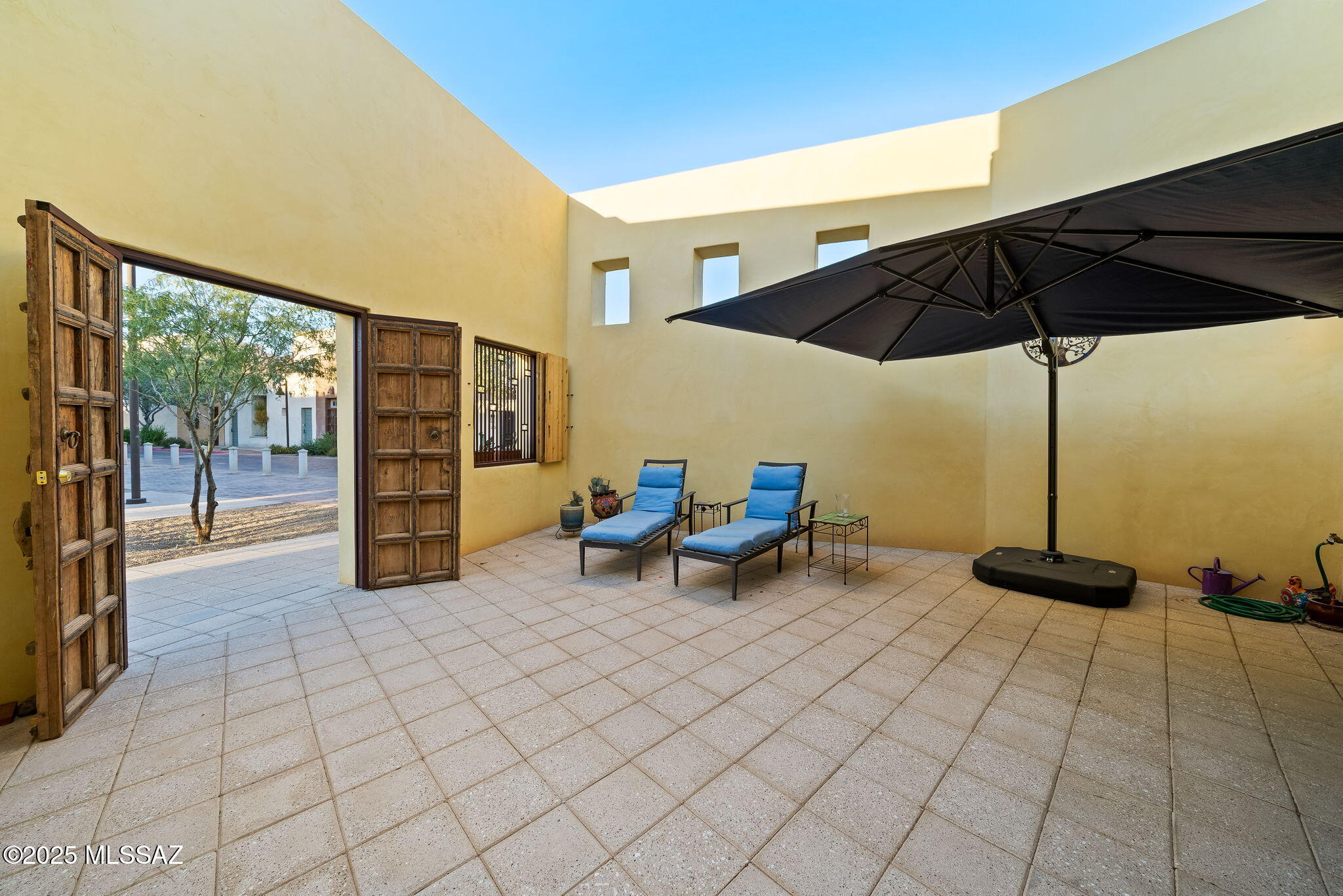 256 S Avenida del Palo Fiero