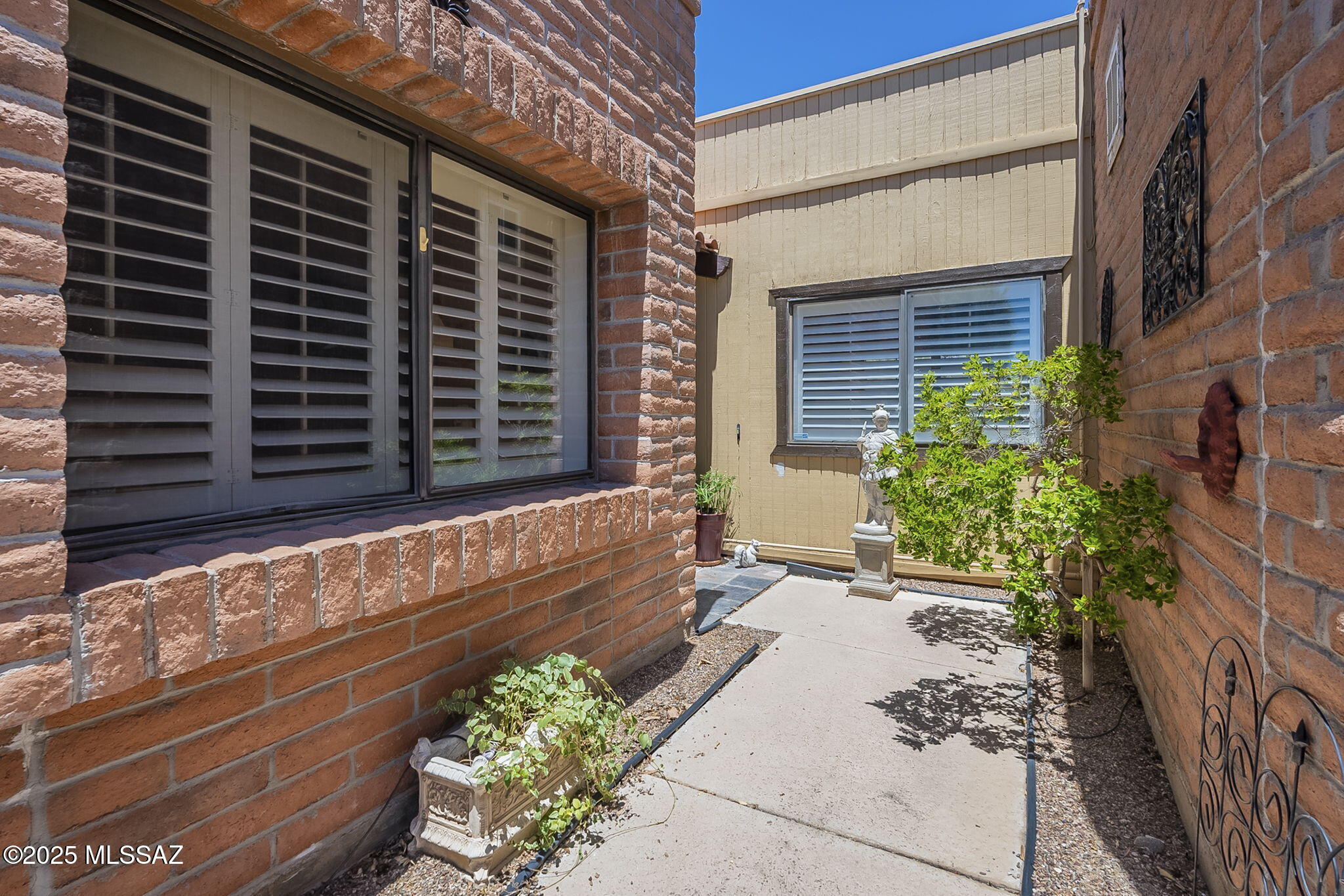 8770 N Coral Ridge Loop