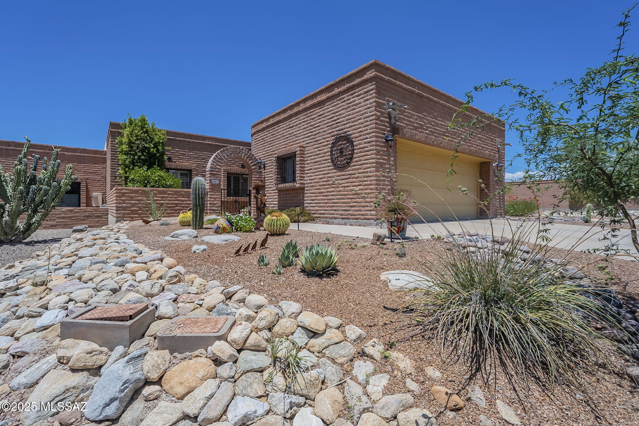 8770 N Coral Ridge Loop