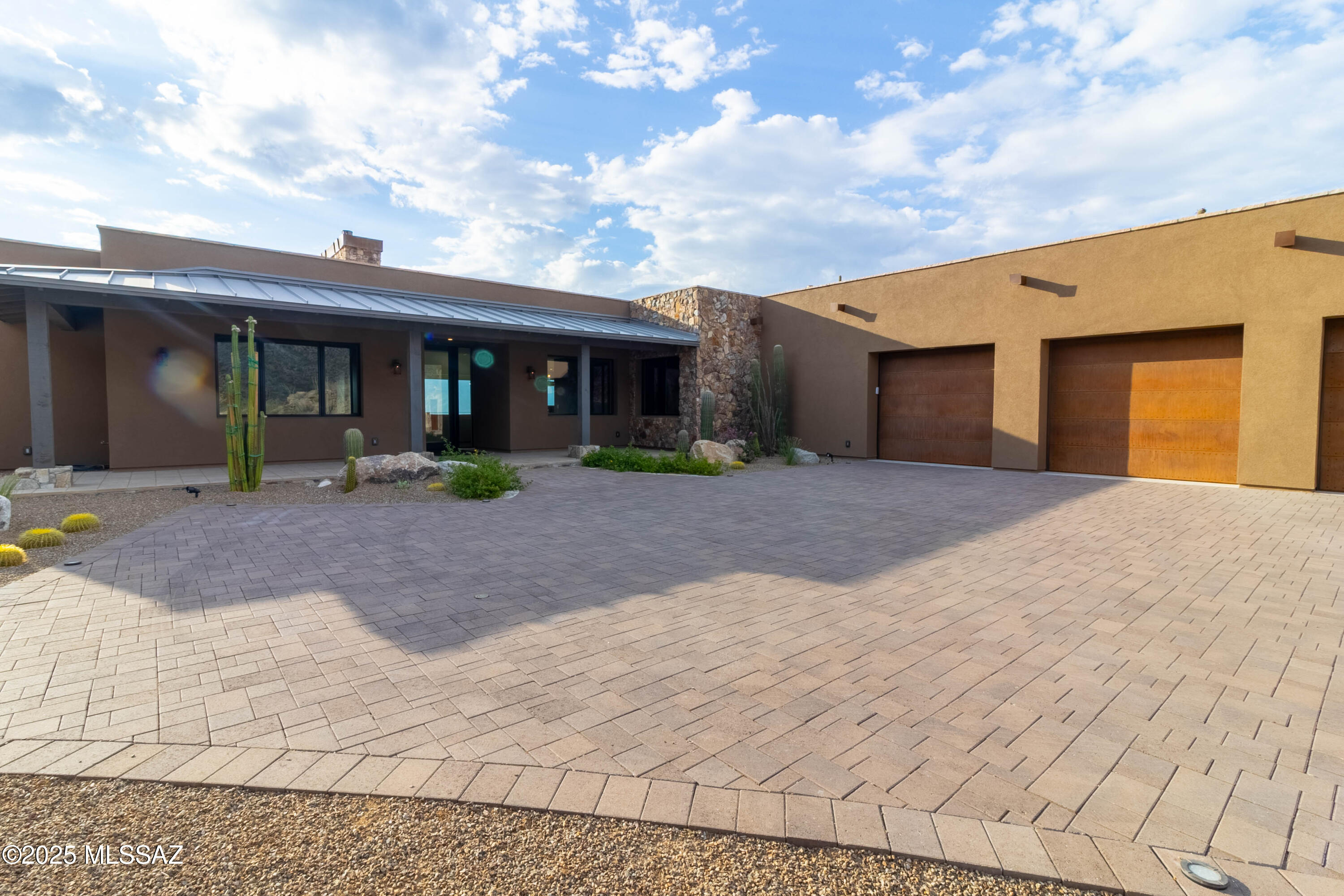 14300 N Moongaze Drive