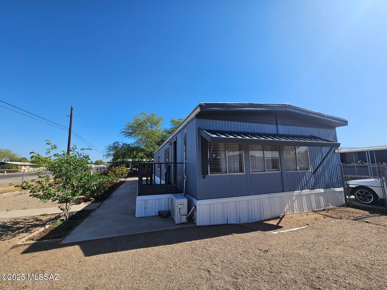 2480 W Calle Comodo