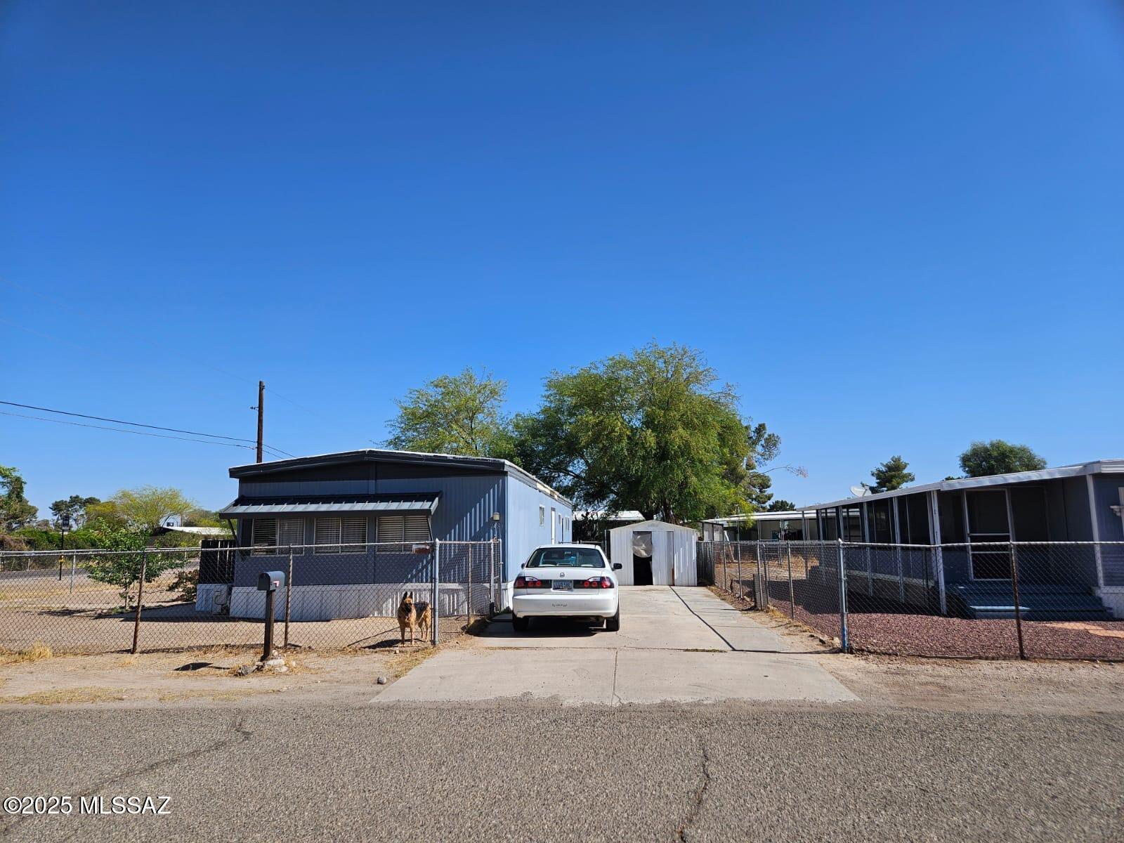 2480 W Calle Comodo