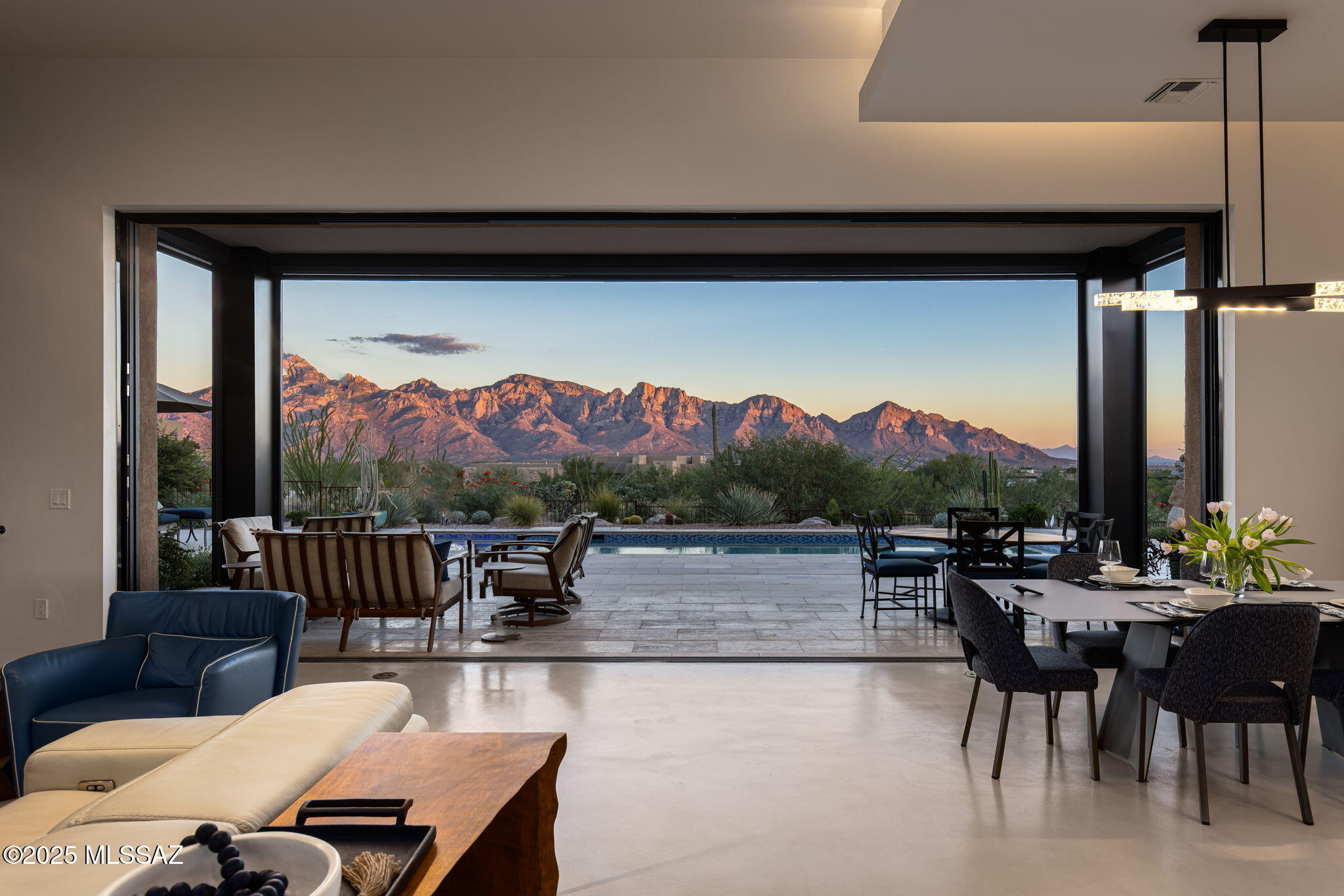 1814 W Tortolita Mountain Circle