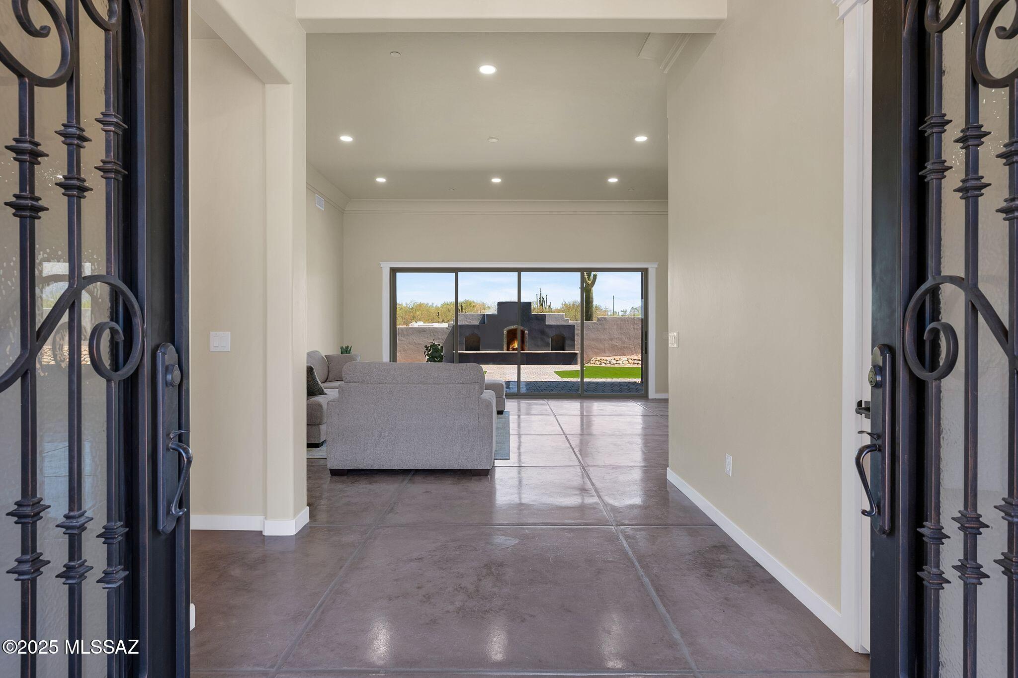 976 W Las Lomitas Road