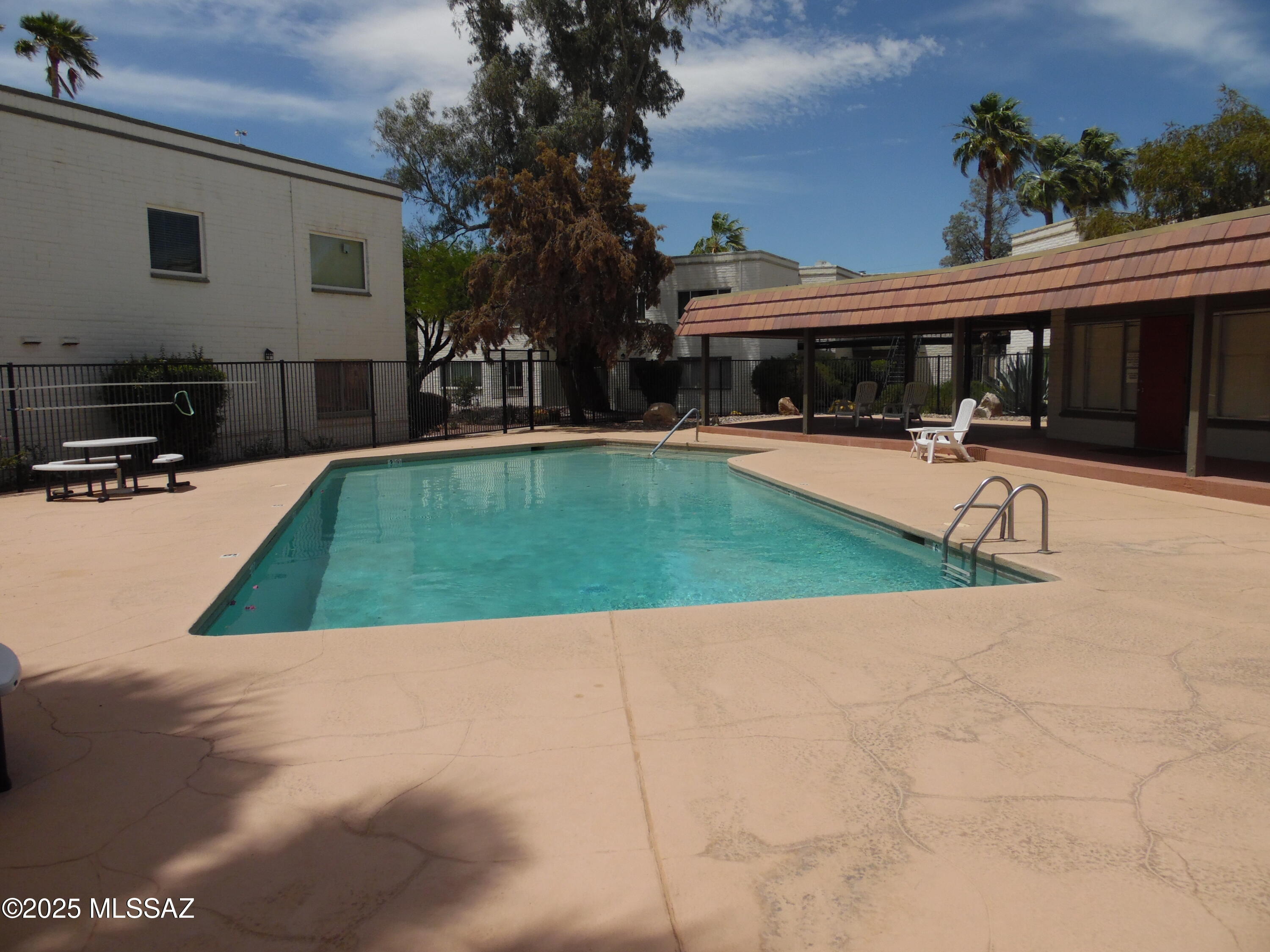 Tucson, Arizona 85710, United States, 2 Bedrooms Bedrooms, ,2 BathroomsBathrooms,Residential,Active,138728