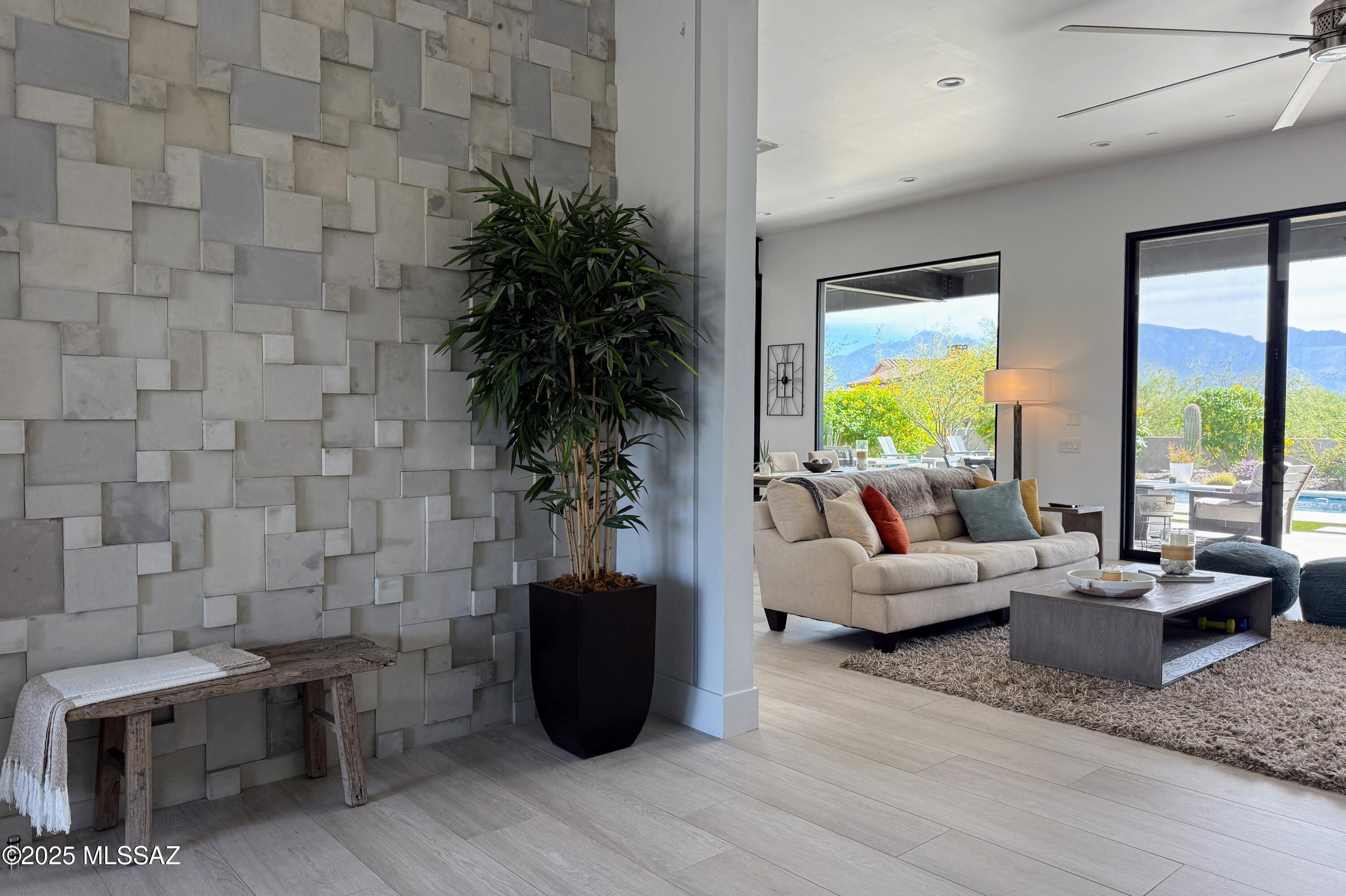 725 W Tortolita Mountain Ci W