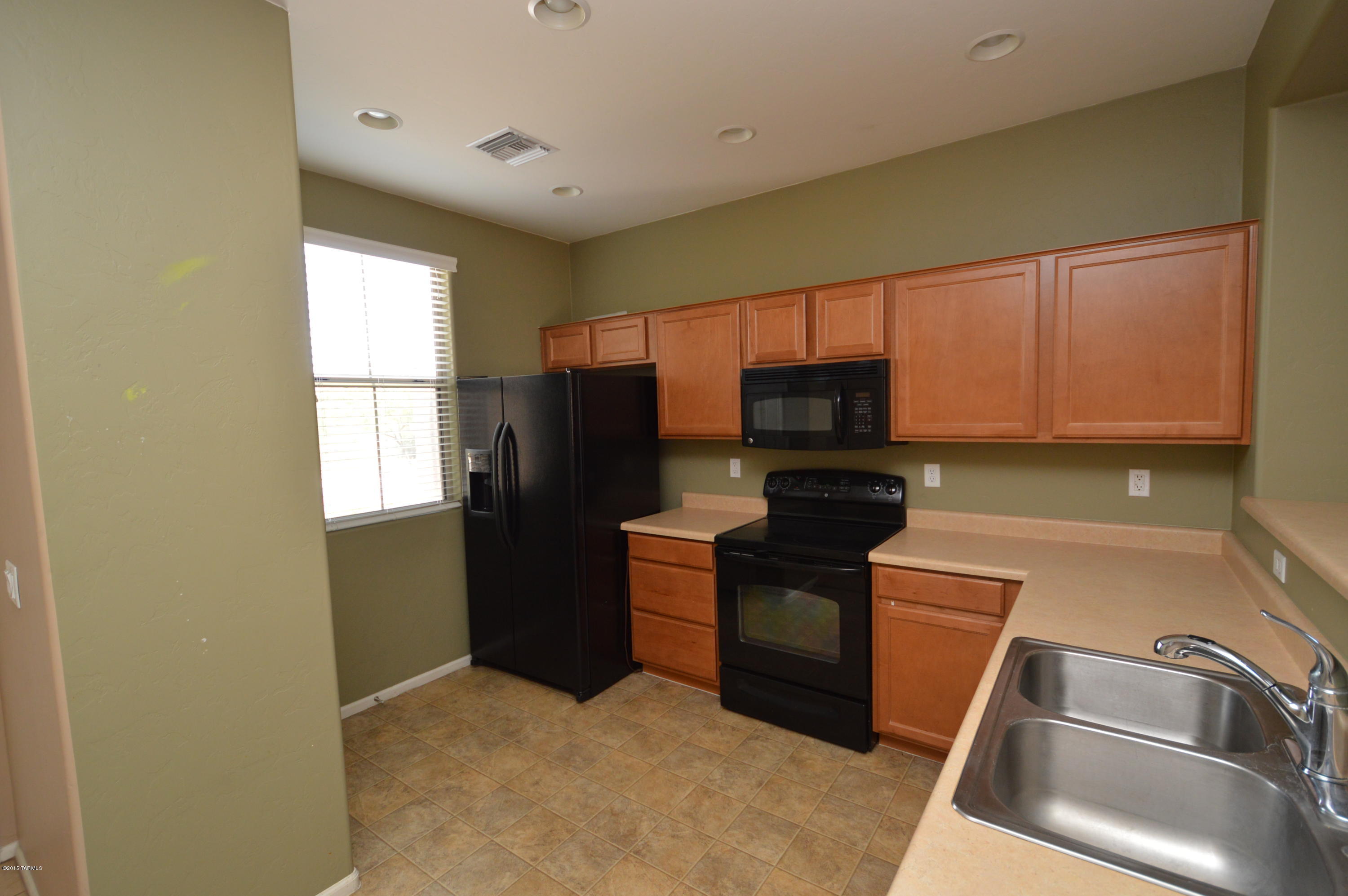 Lakeside Ridge (1-28) - Residential Lease
