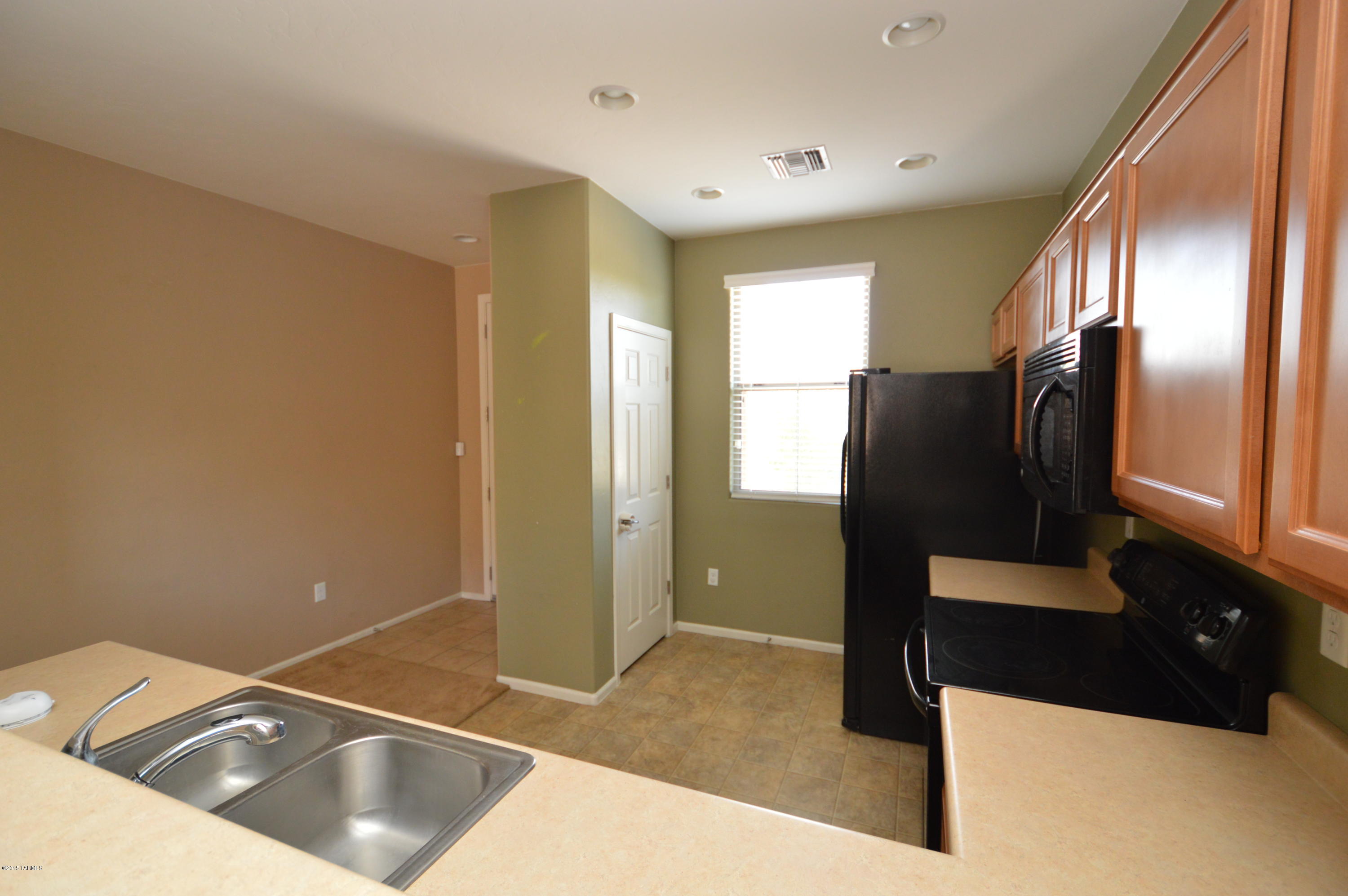 Lakeside Ridge (1-28) - Residential Lease