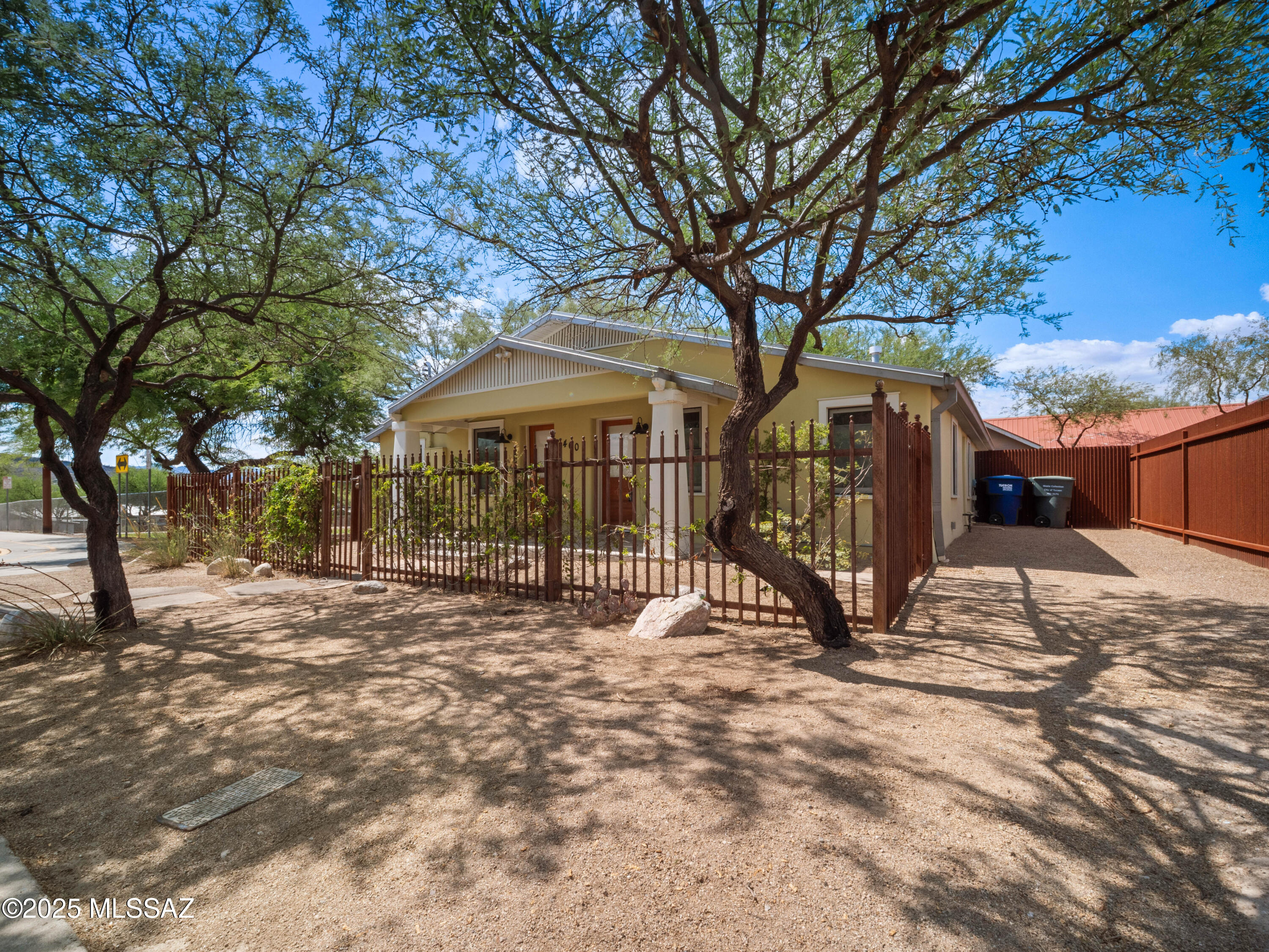 460 W 17th Street