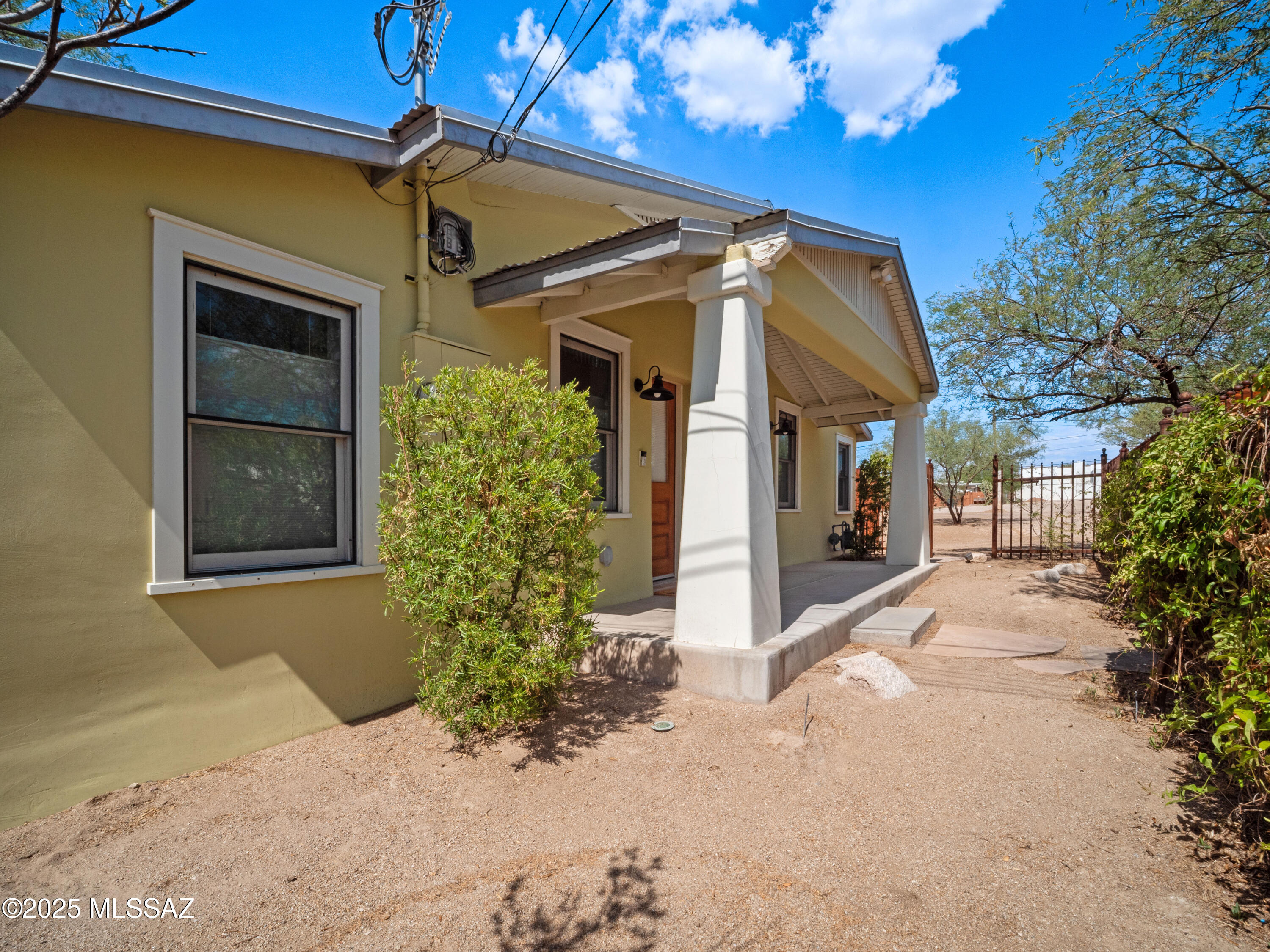460 W 17th Street