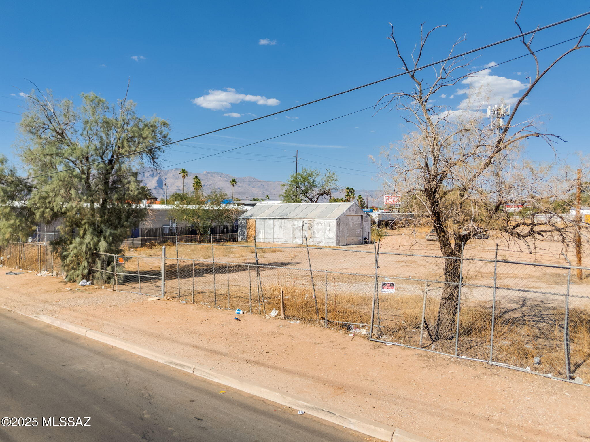 3130 N Los Altos Avenue 0
