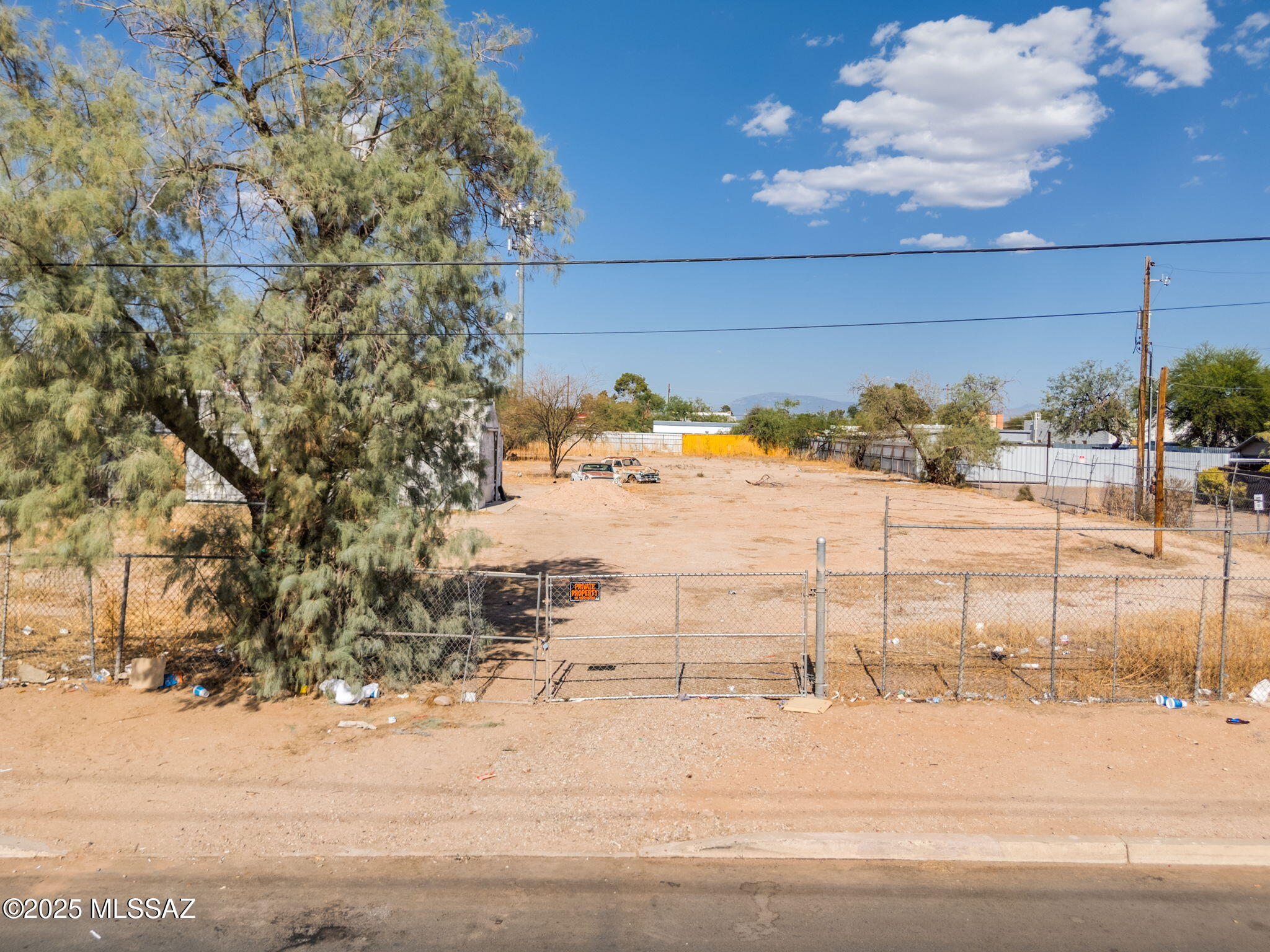 3130 N Los Altos Avenue 0