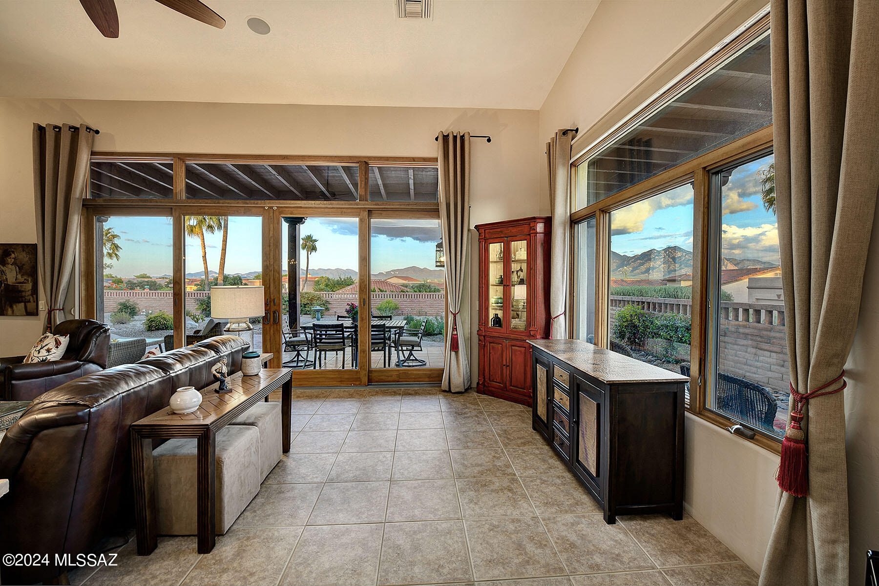 San Ignacio Heights Resub (1,2, 157-165) - Residential