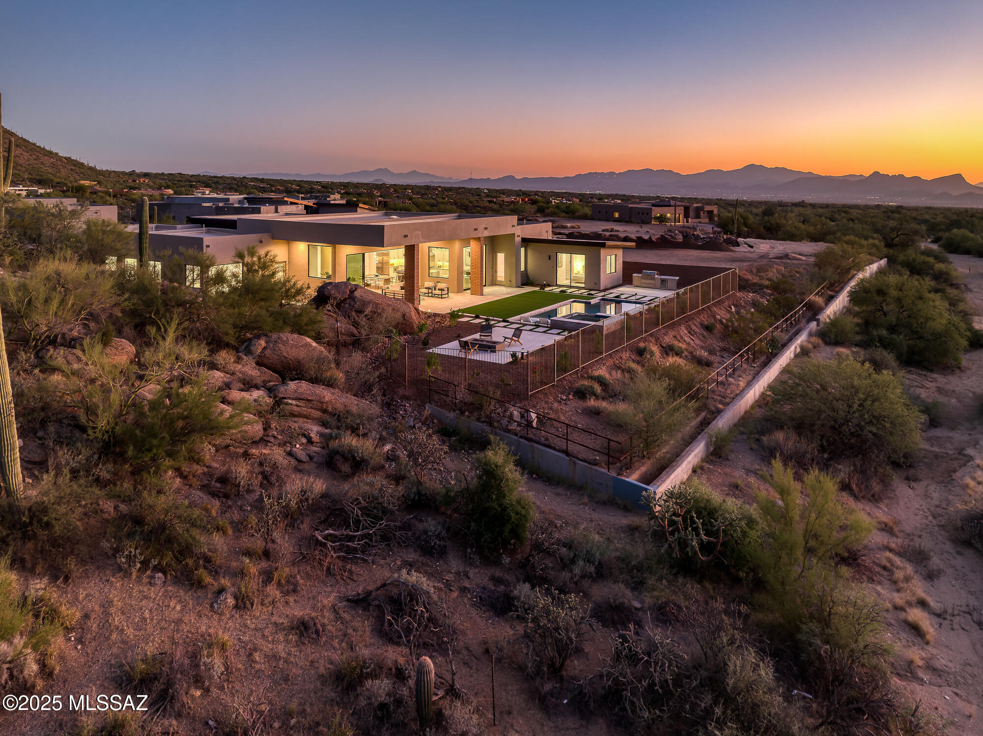 5822 W Sunset Gallery Place