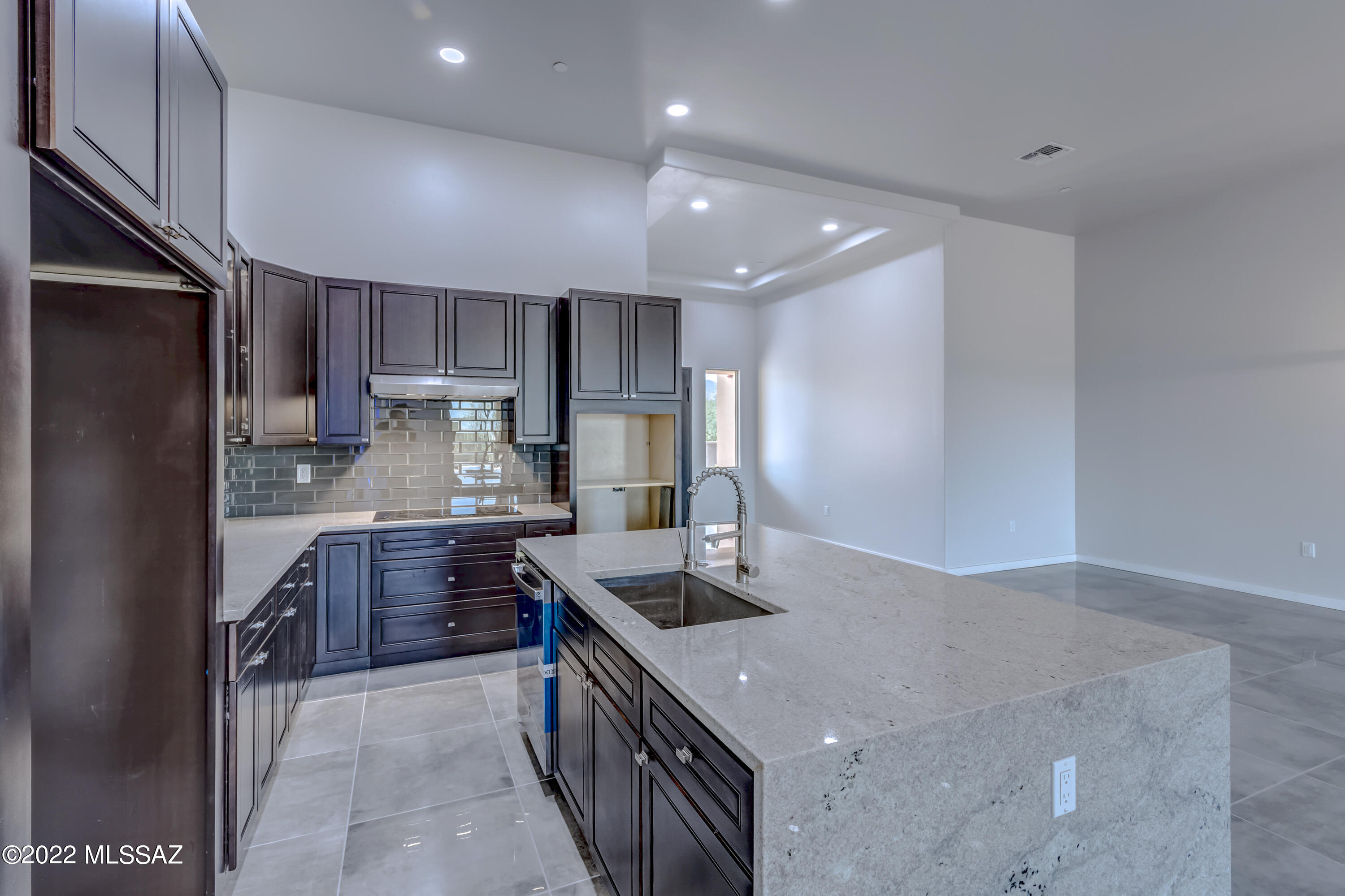 Hacienda De Tanque Verde (1-12) - Residential