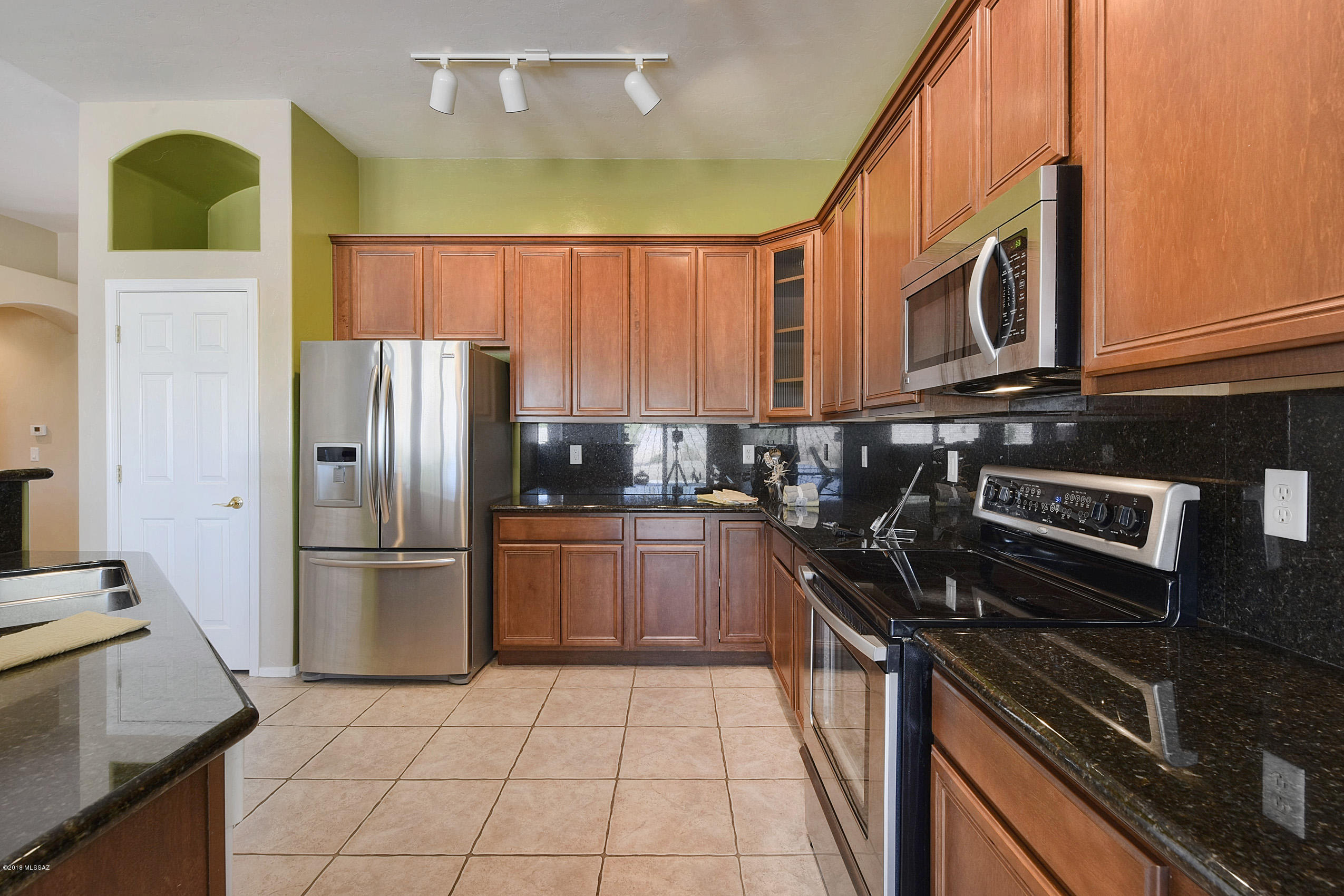 Continental Reserve Blk. 16B (1-86) - Residential