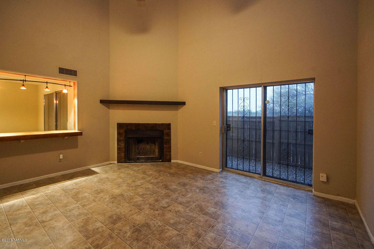 Pantano Townhomes II (1-92) - Residential Lease