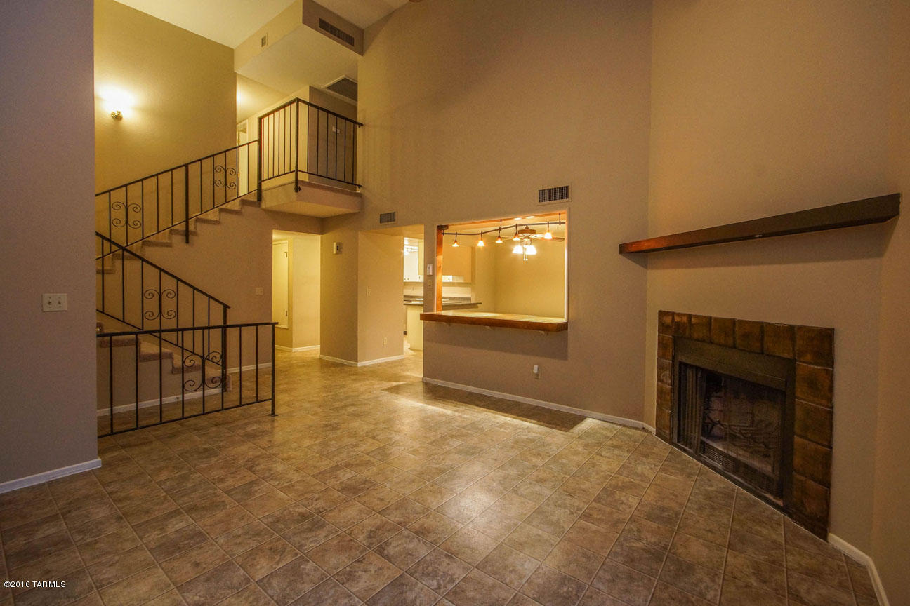Pantano Townhomes II (1-92) - Residential Lease