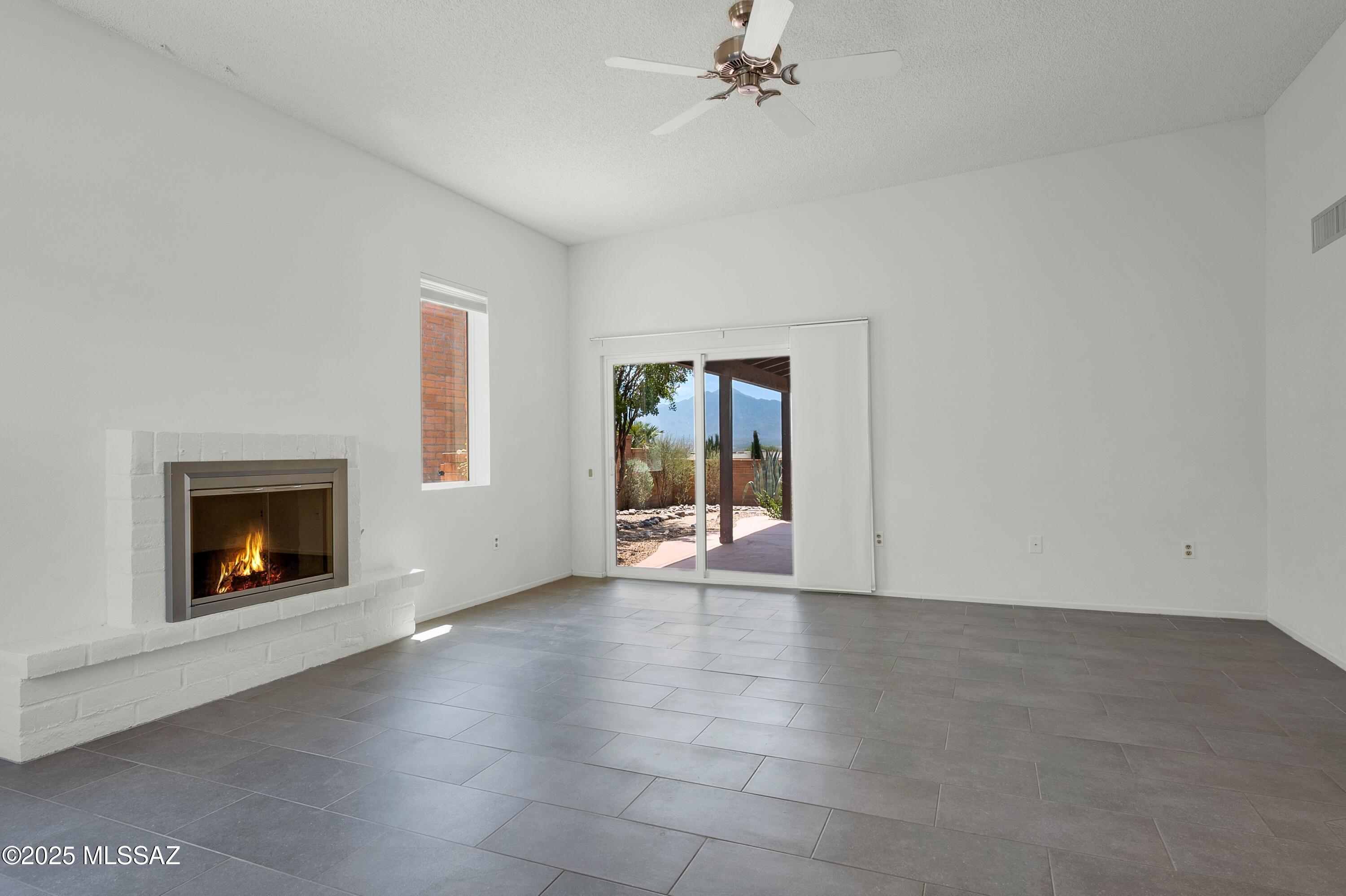 1545 W Calle Hacienda