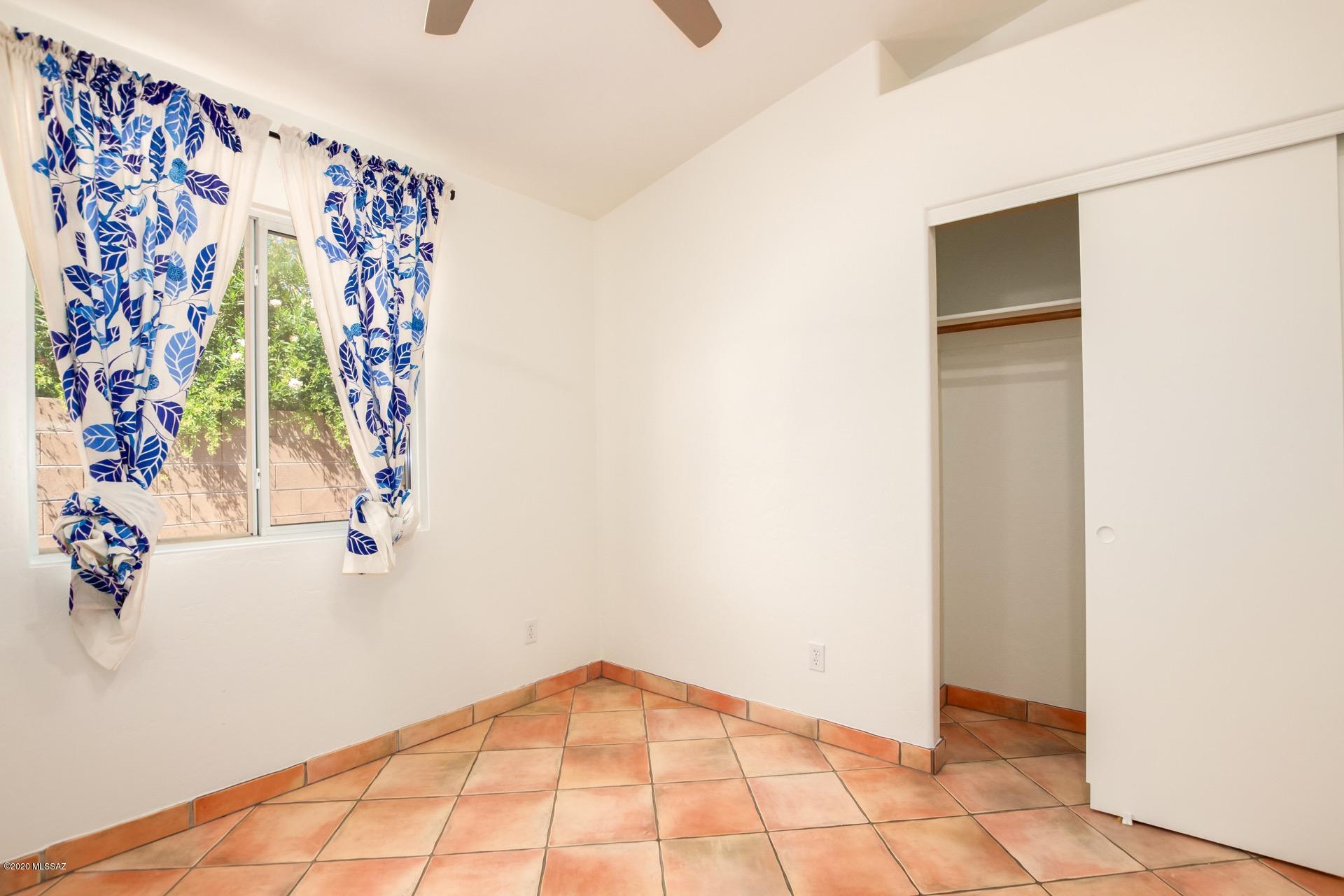 Campana De Plata II (78 - 167) - Residential