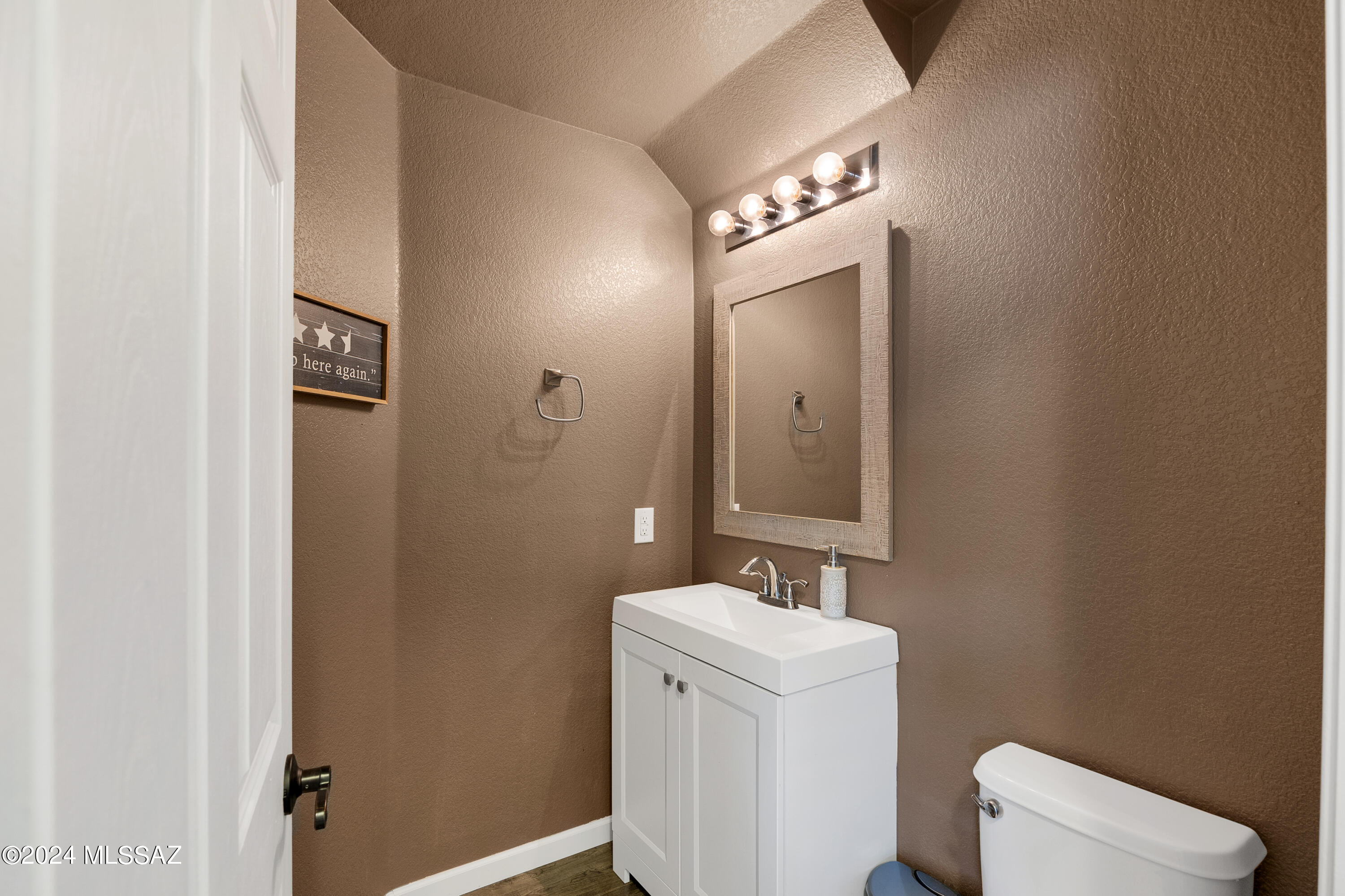 Black Horse (1-411) - Residential