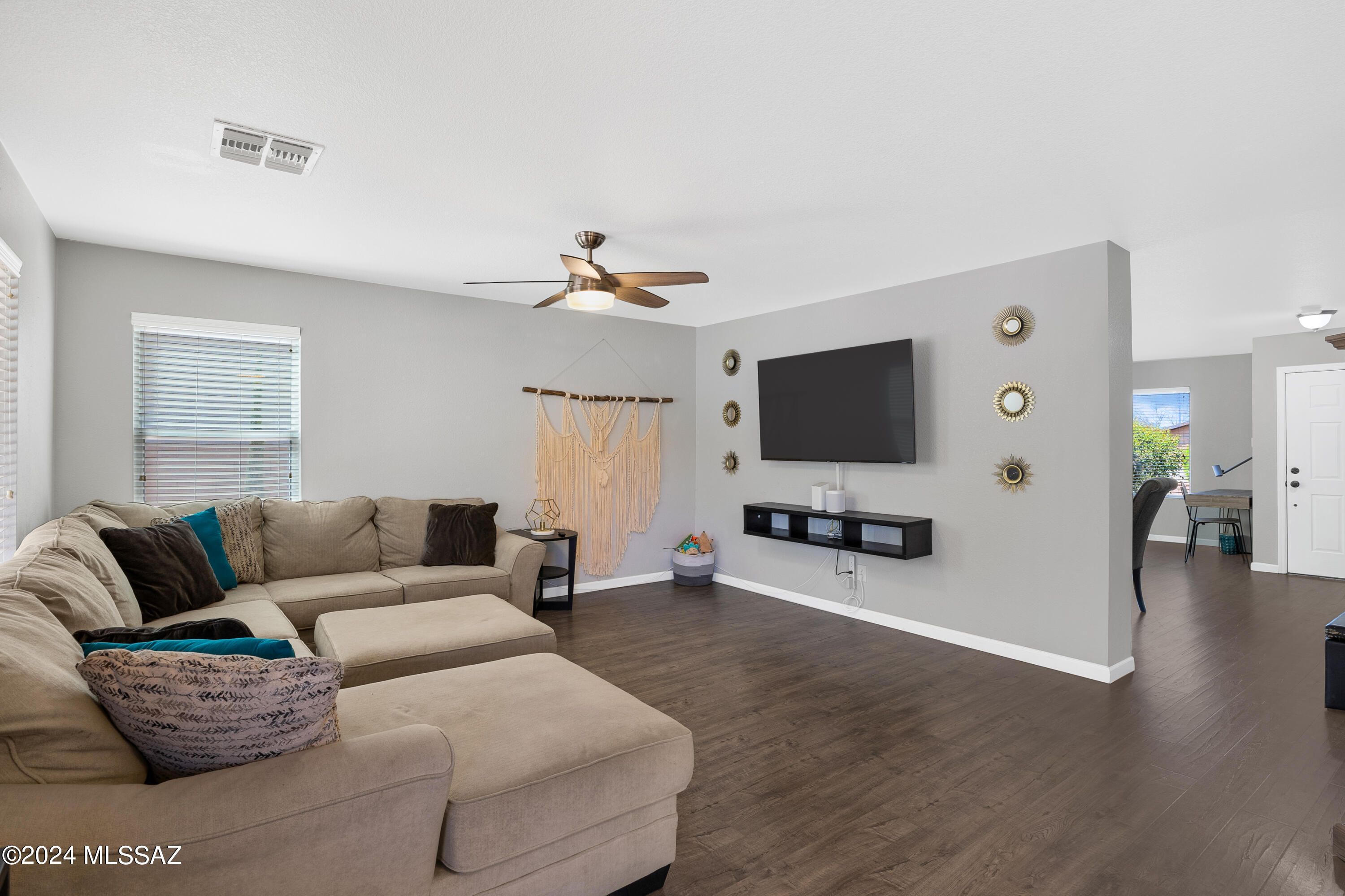 Black Horse (1-411) - Residential
