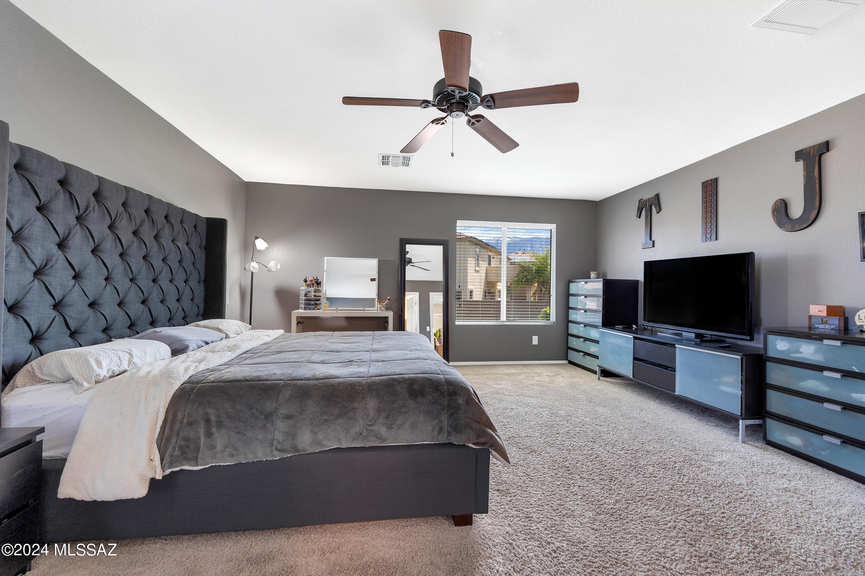 Black Horse (1-411) - Residential