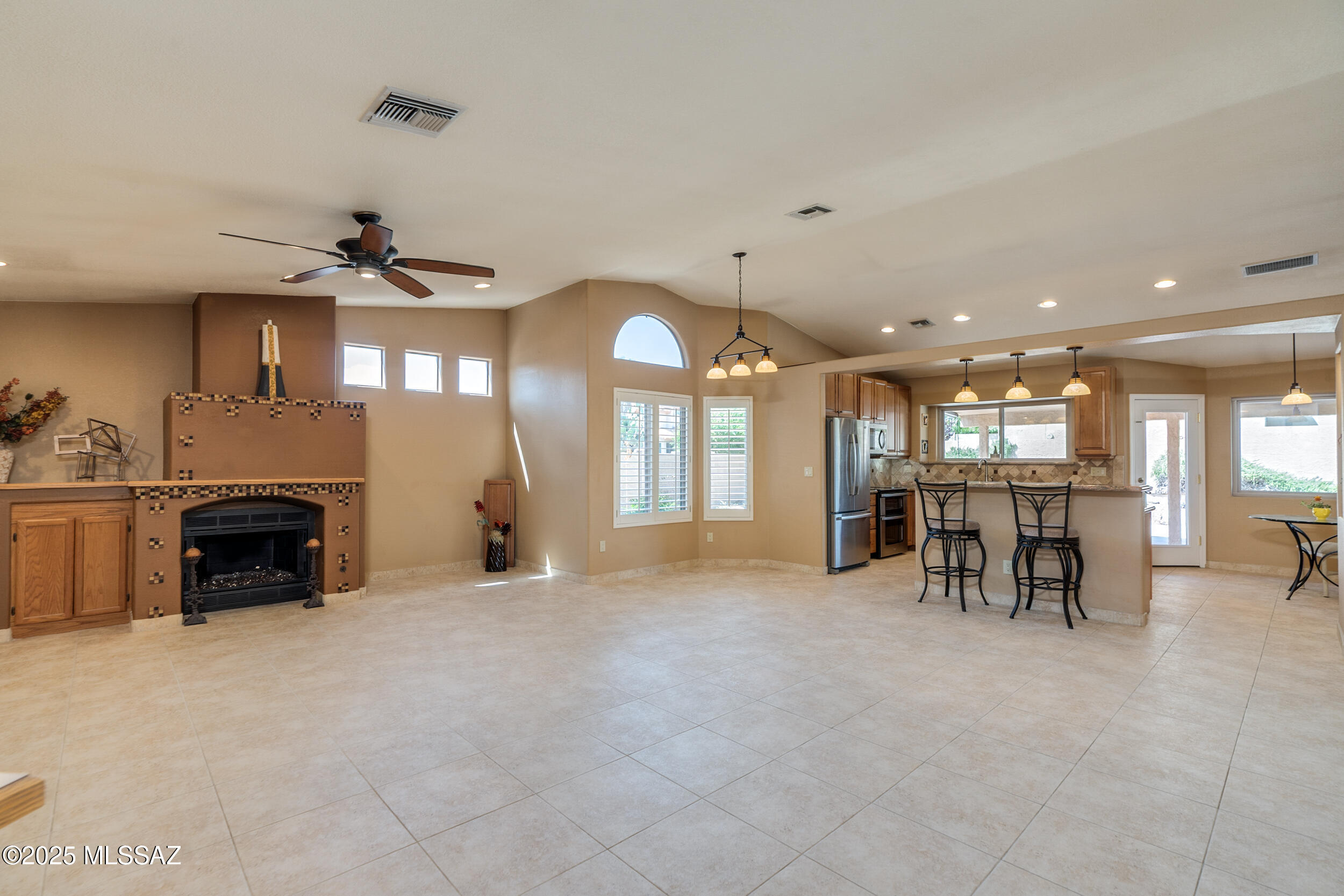 1090 W Eagle Landing Place
