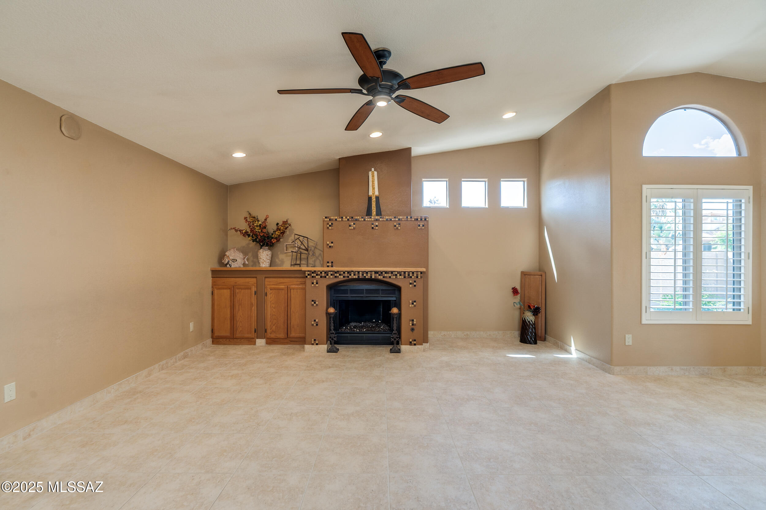 1090 W Eagle Landing Place