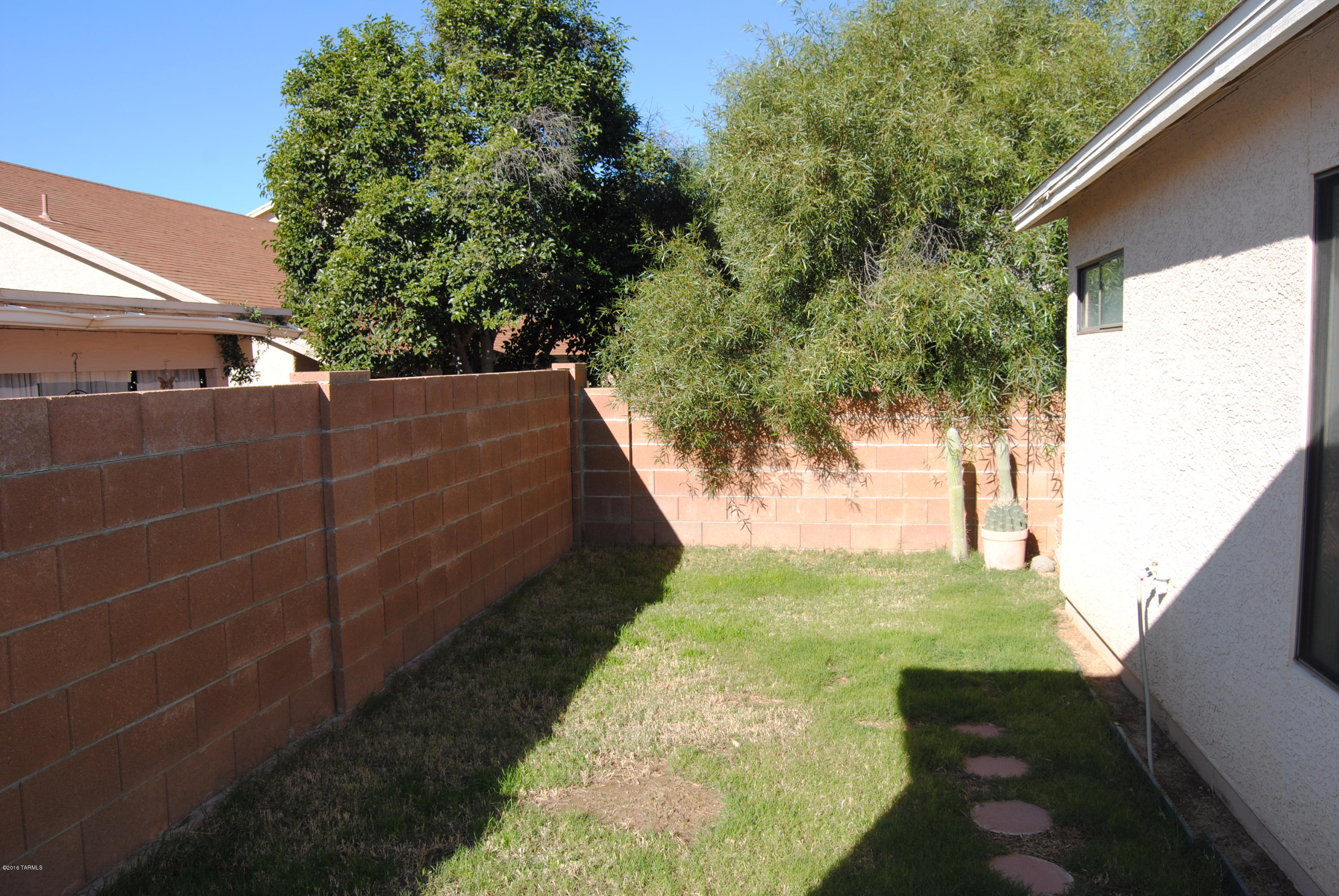 Country Club(1-221) - Residential
