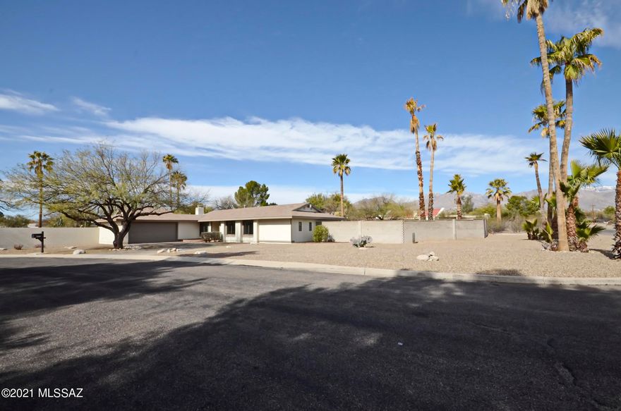 Beautiful Ranch Style House in the much sought after / Sabino Vista Community!!! This GEM has ALL NEWER WINDOWS / Floors,Paint, fixtures,DOORS,Hardware,IMPROVED Kitchen & Bathrooms! Tankless Hot Water!! Updated
Electricial Service! HUGE LOT @ 42% of an ACRE! 'OH  WAIT...NO HOA! Home Warranty & much more. Scope out our 50 PHOTO'S, Grab your checkbook & come pay us a visit. You will be glad you did!!
THANK YOU!! Let's work together!!!