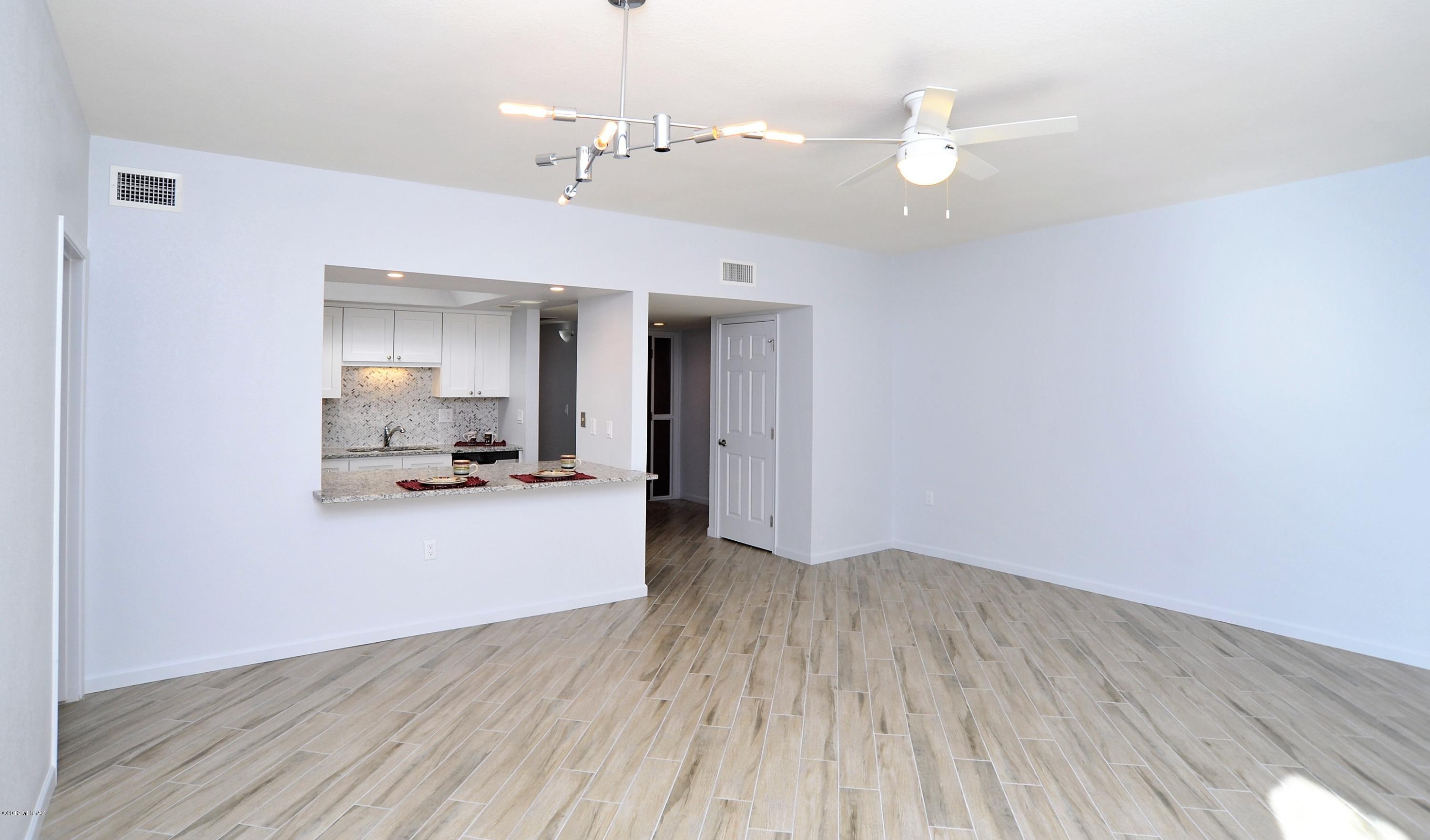 La Cholla Hills(1-313) - Residential