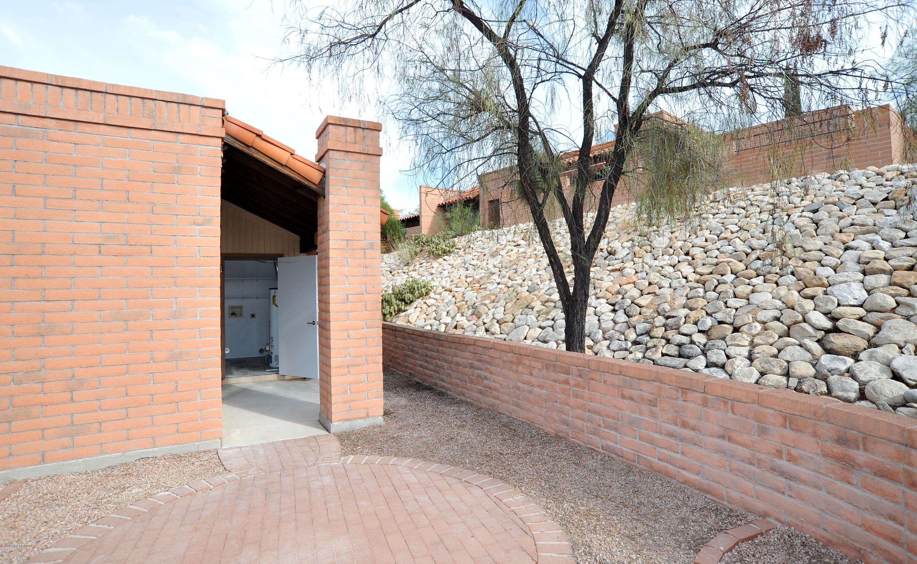 La Cholla Hills(1-313) - Residential