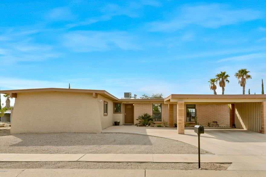 Updated move-in ready home tucked away in the Braewood Terrace neighborhood. 4 
bedroom 2 bath with a BONUS ROOM! This wonderful property is located on a high corner lot with mountain views. Fresh paint inside and out. Granite counter tops throughout. Stainless steal appliances. Great backyard with a gated pool and large covered patio. This turn key property is sure to not to disappoint.