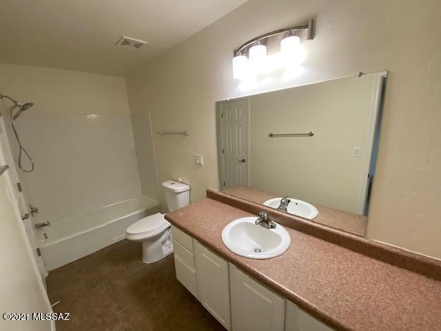 Villa Venice Condos - Residential Lease