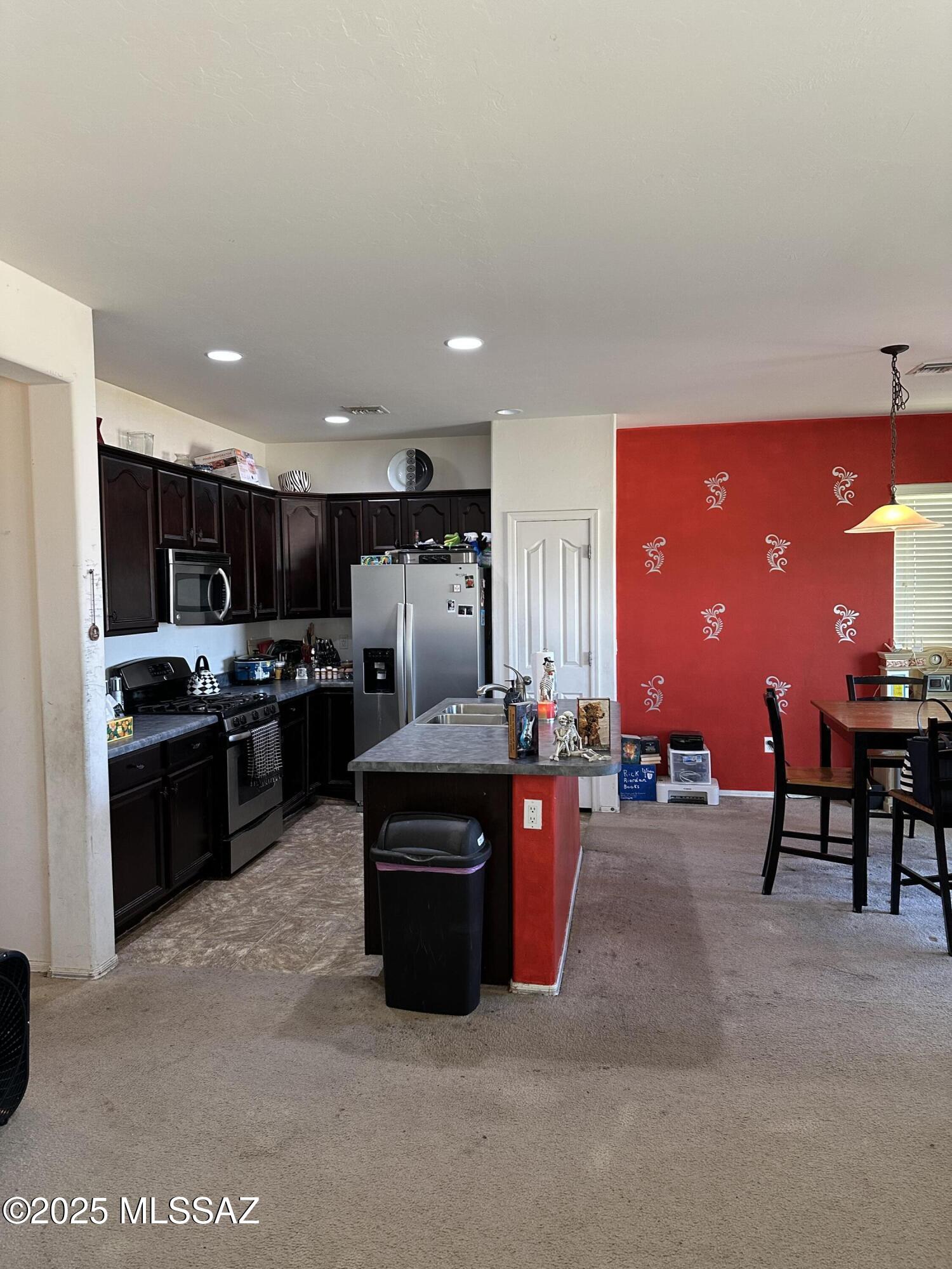 1027 E Madera Grove Lane