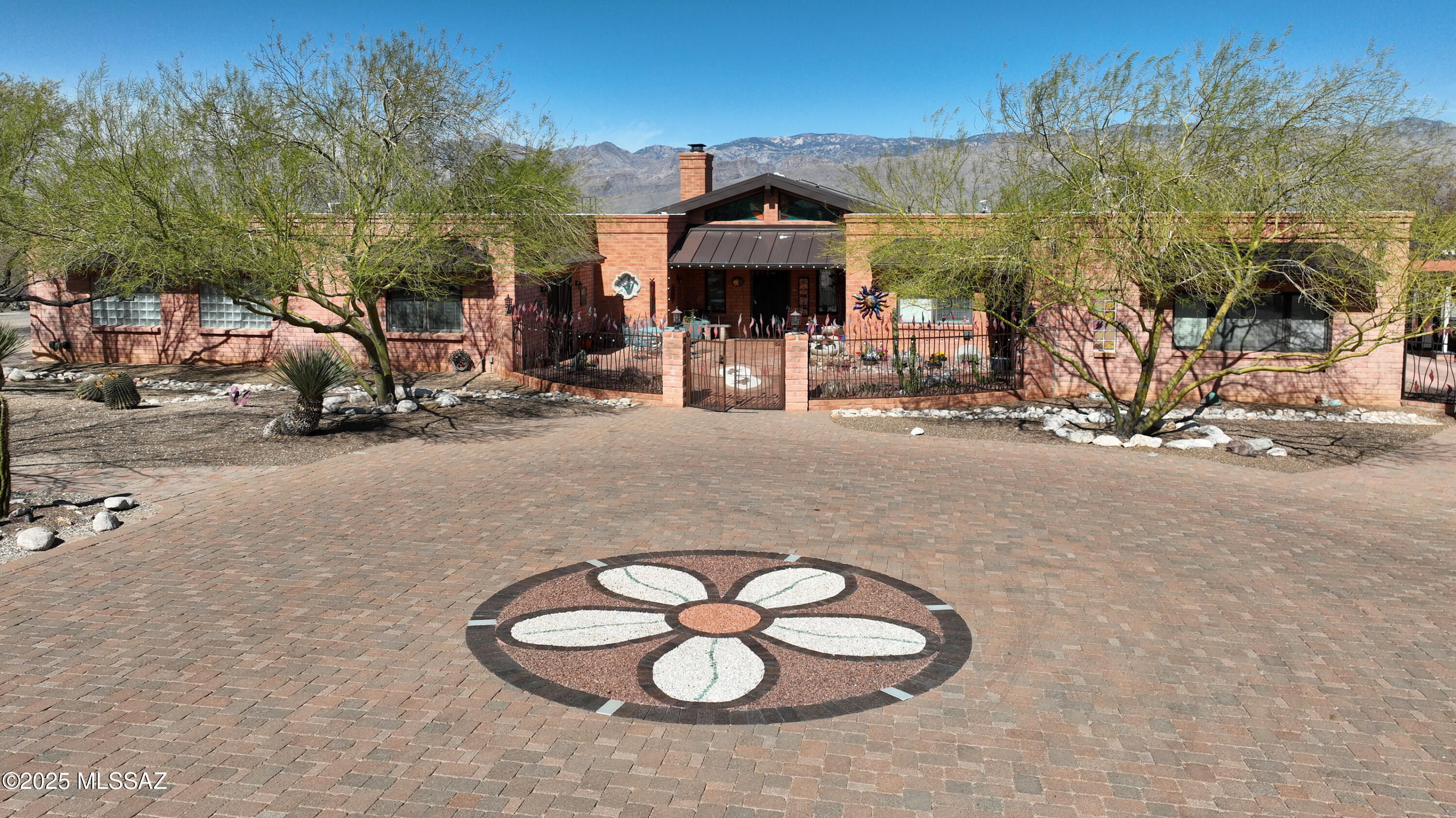 925 N Rancho Del Jefe Loop