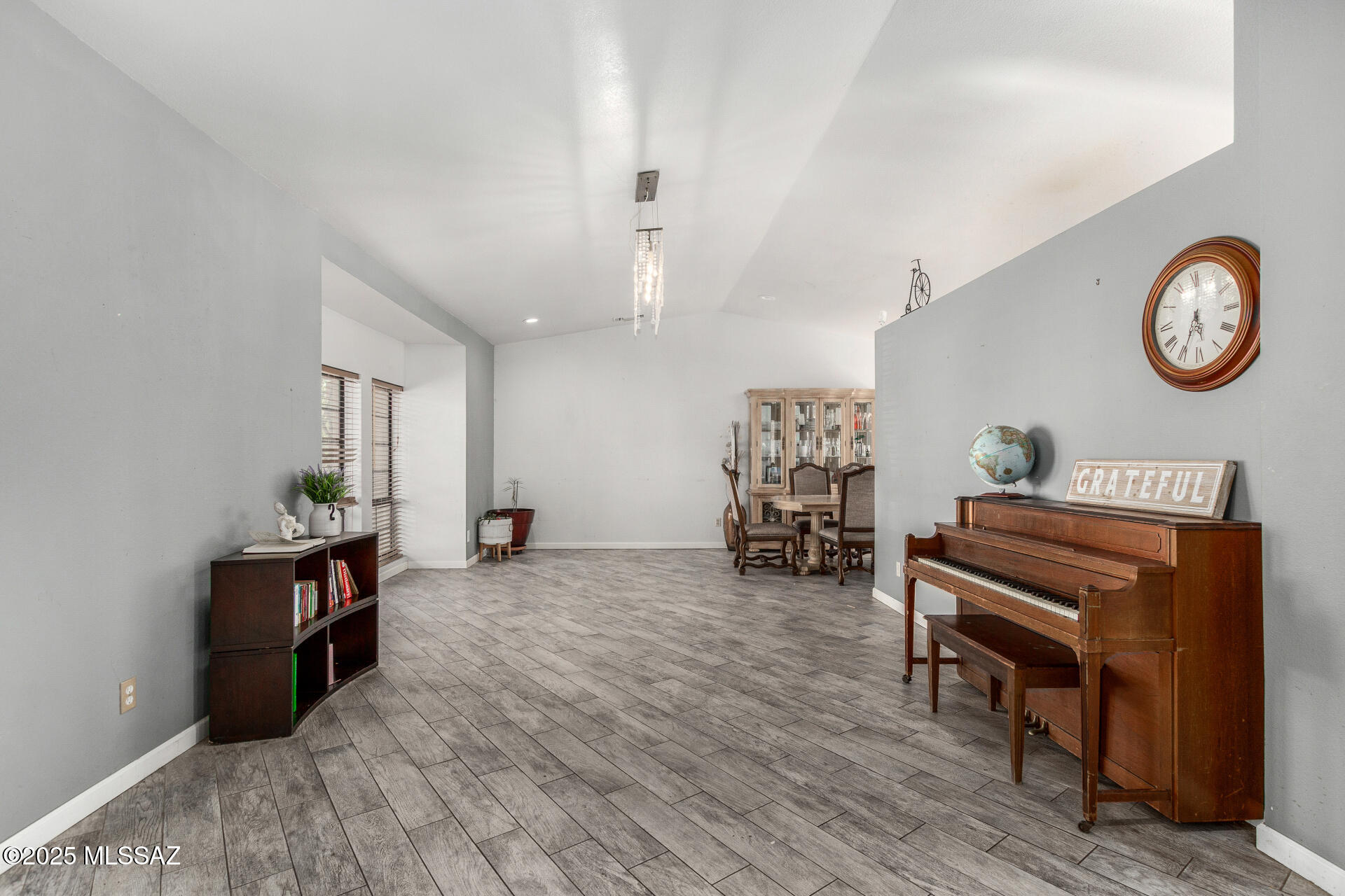 5738 N Via Umbrosa