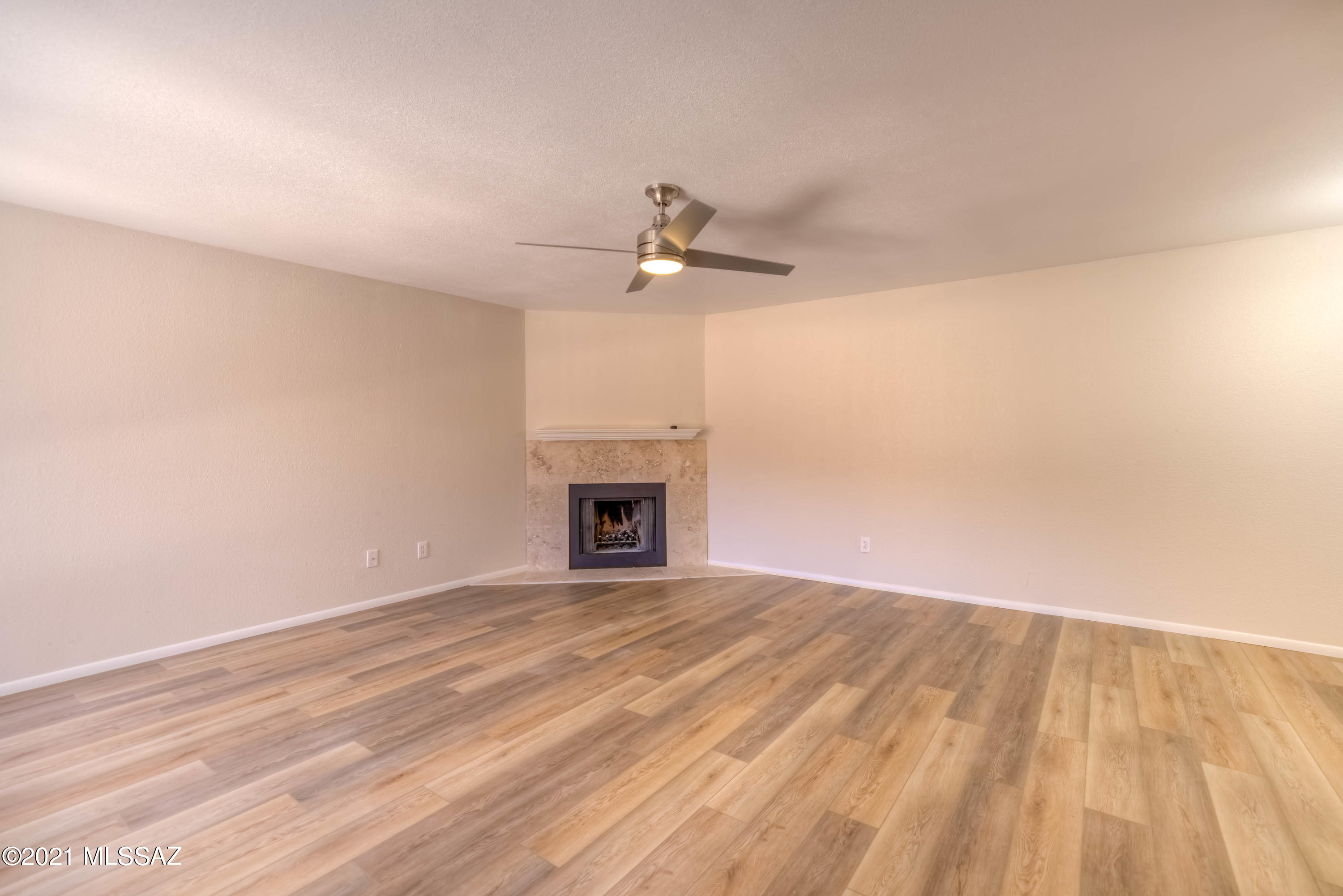 Reflections in the Catalina Condominium - Residential Lease