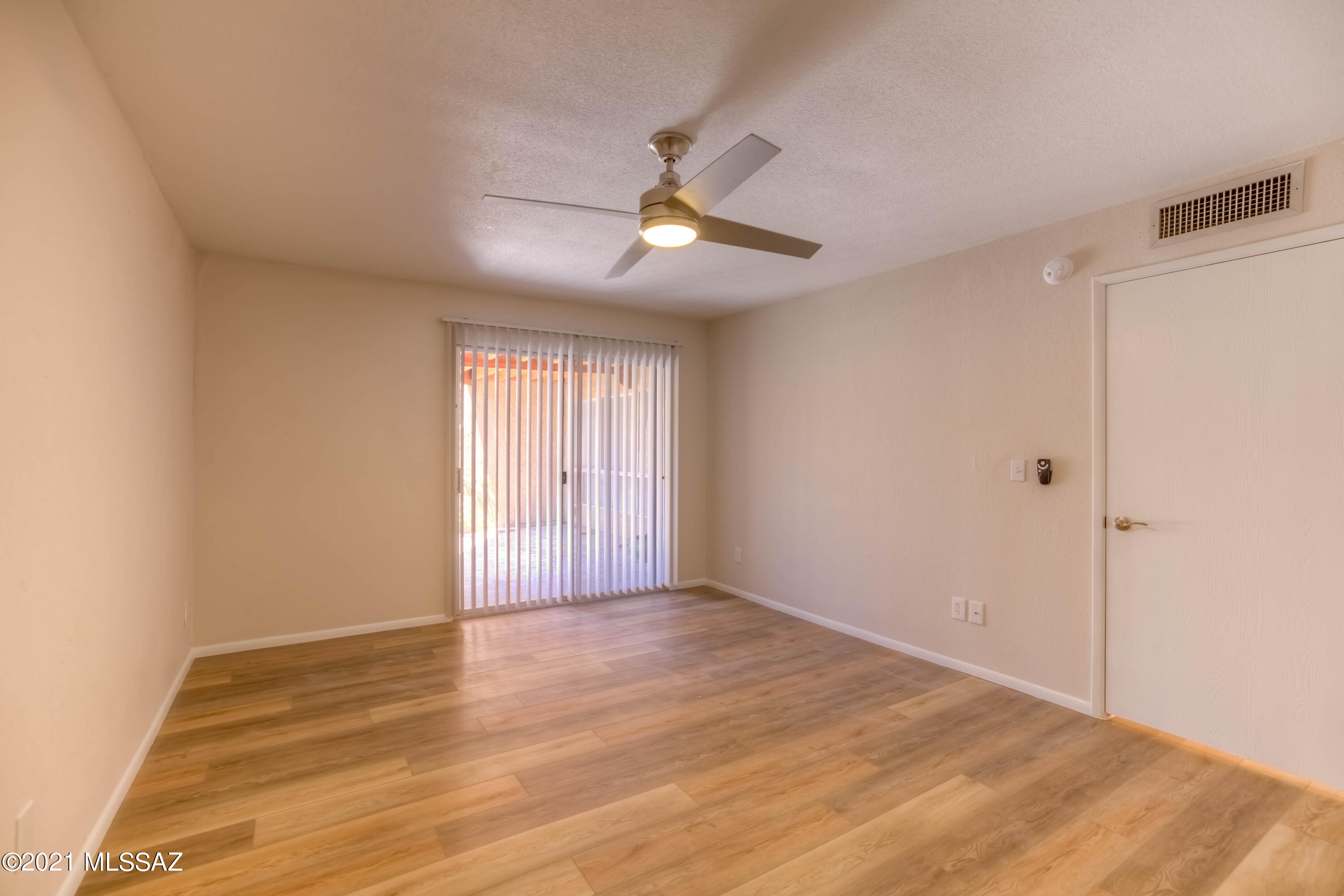Reflections in the Catalina Condominium - Residential Lease
