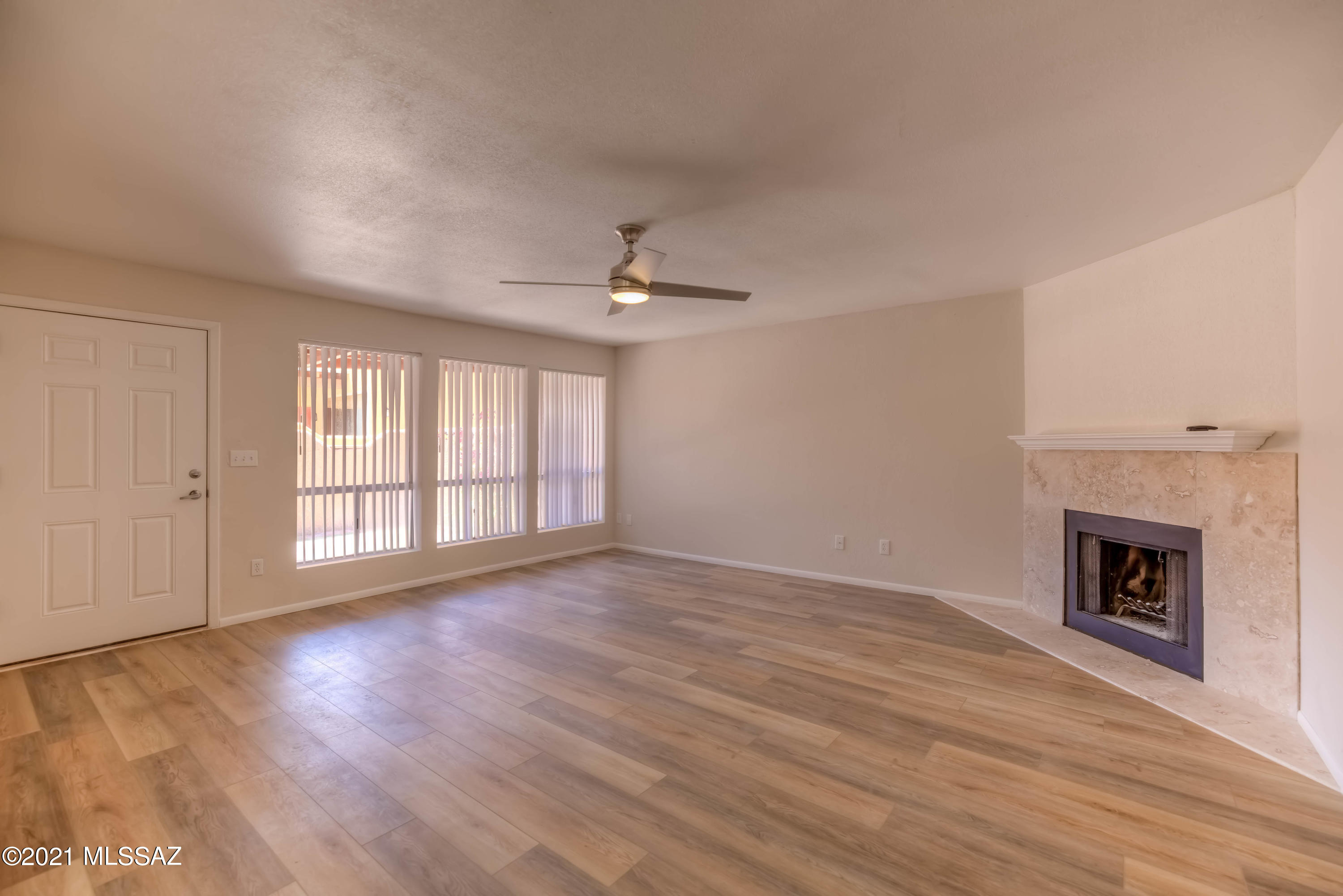 Reflections in the Catalina Condominium - Residential Lease