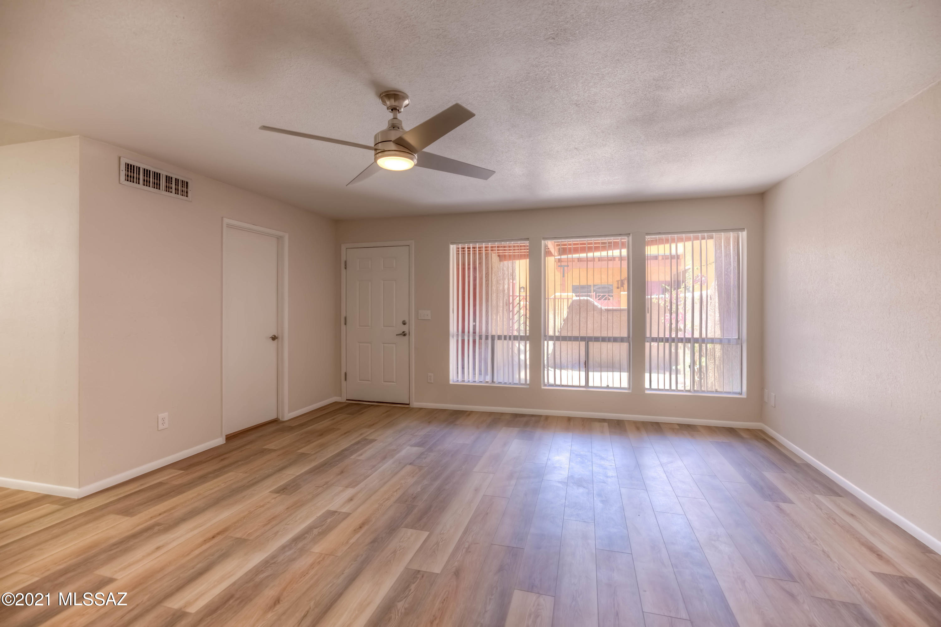 Reflections in the Catalina Condominium - Residential Lease